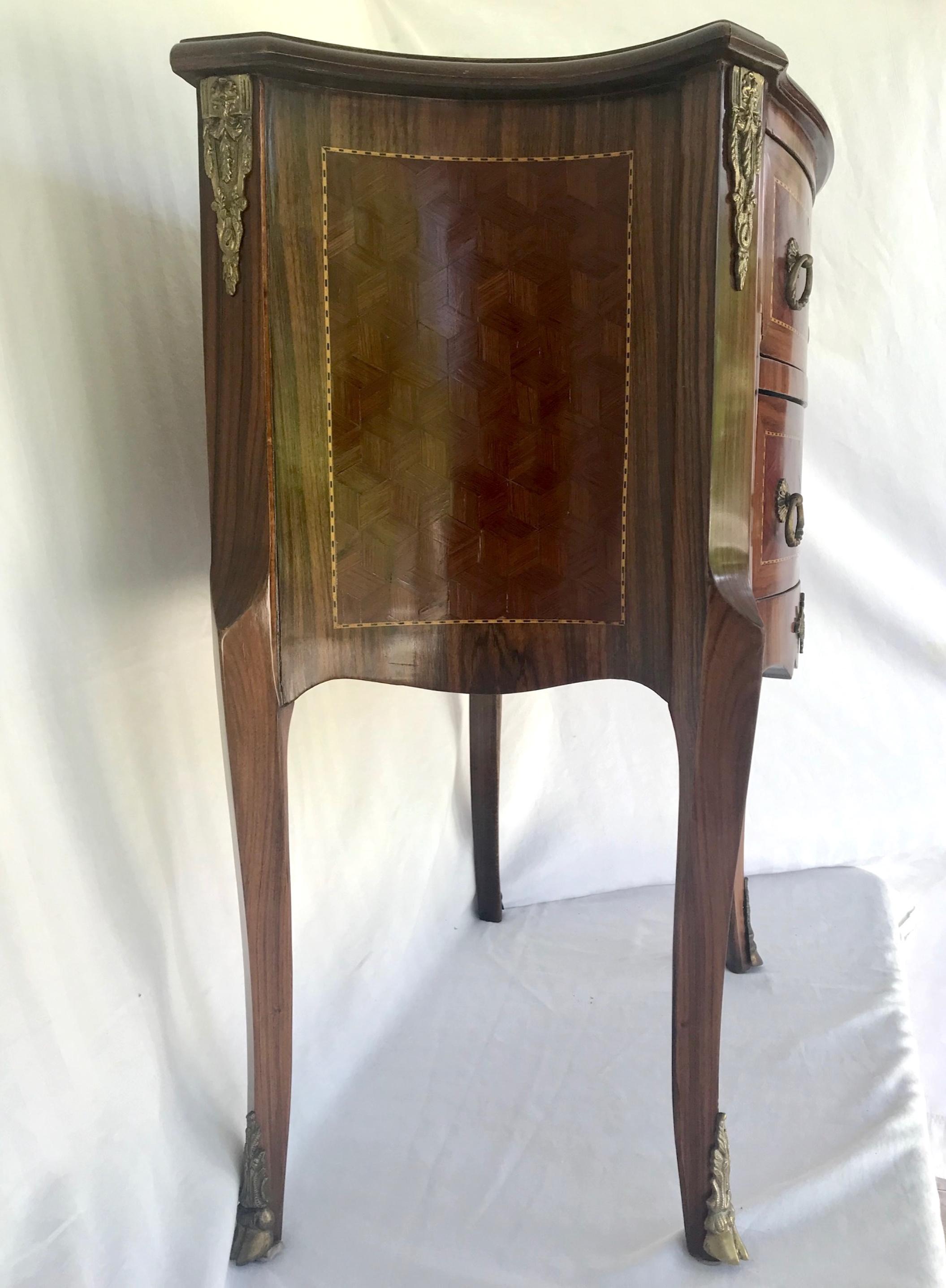 Late 19th Century Louis XVI Style Kingwood Marquetry 2-Drawer Commode In Good Condition In Vero Beach, FL