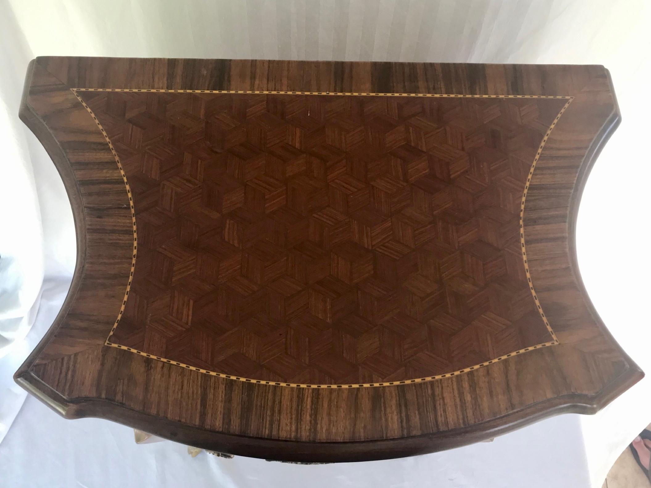 Late 19th Century Louis XVI Style Kingwood Marquetry 2-Drawer Commode im Zustand „Gut“ in Vero Beach, FL