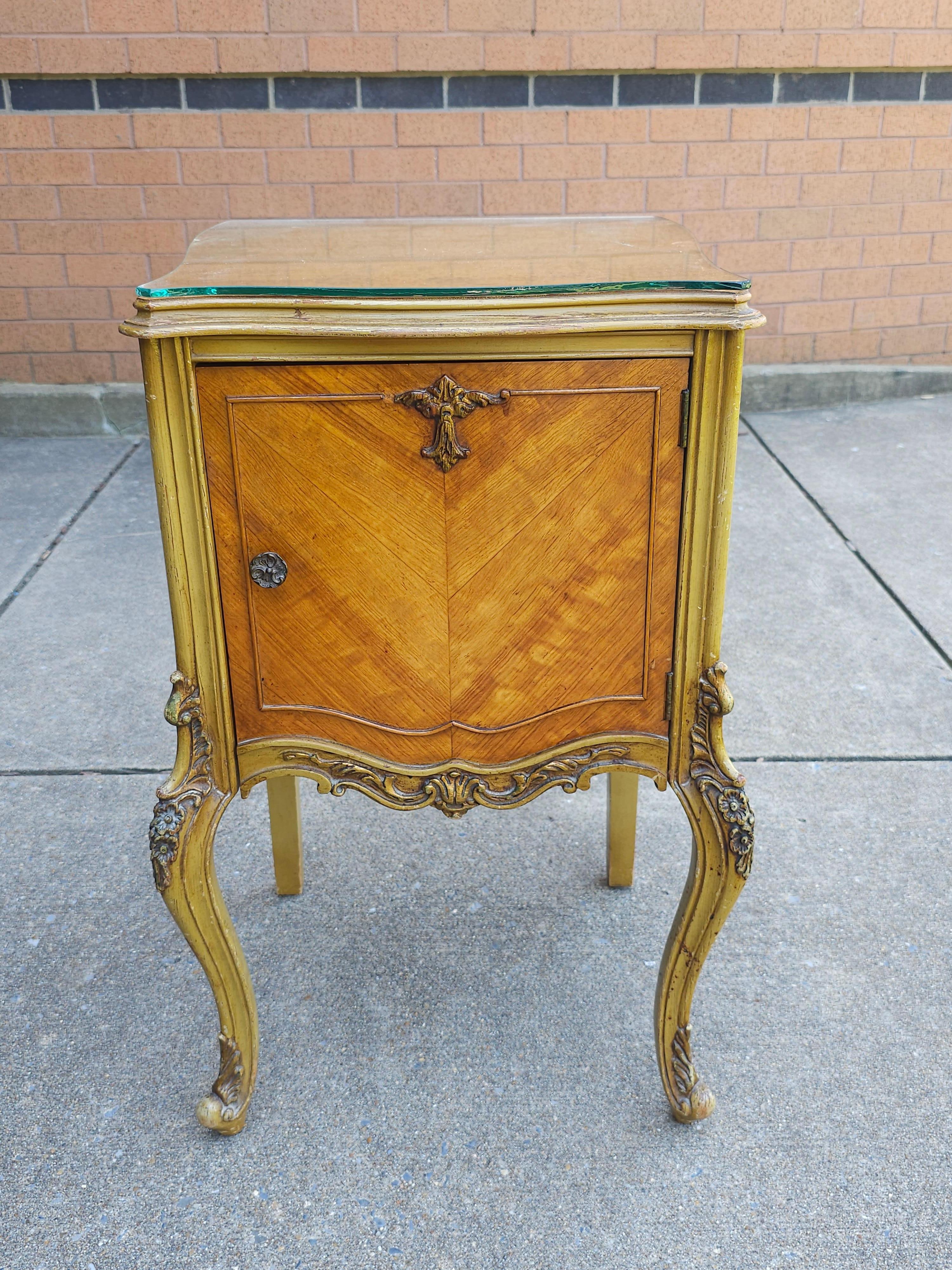 Late 19th Century Louis XVI Style Provincial Walnut Bedside Cabinet w Glass Top For Sale 3