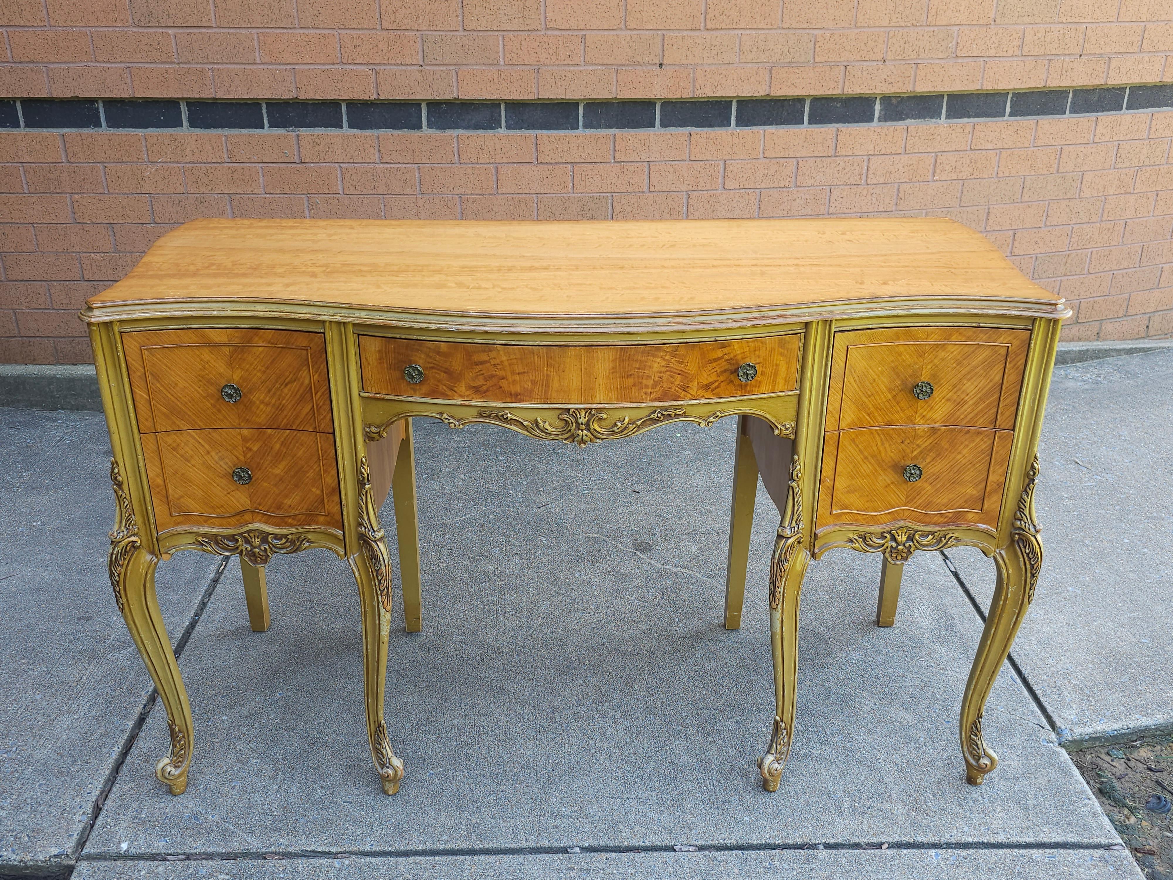 Late 19th Century Louis XVI Style Provincial Walnut Dressing Table W/ Glass Top For Sale 1