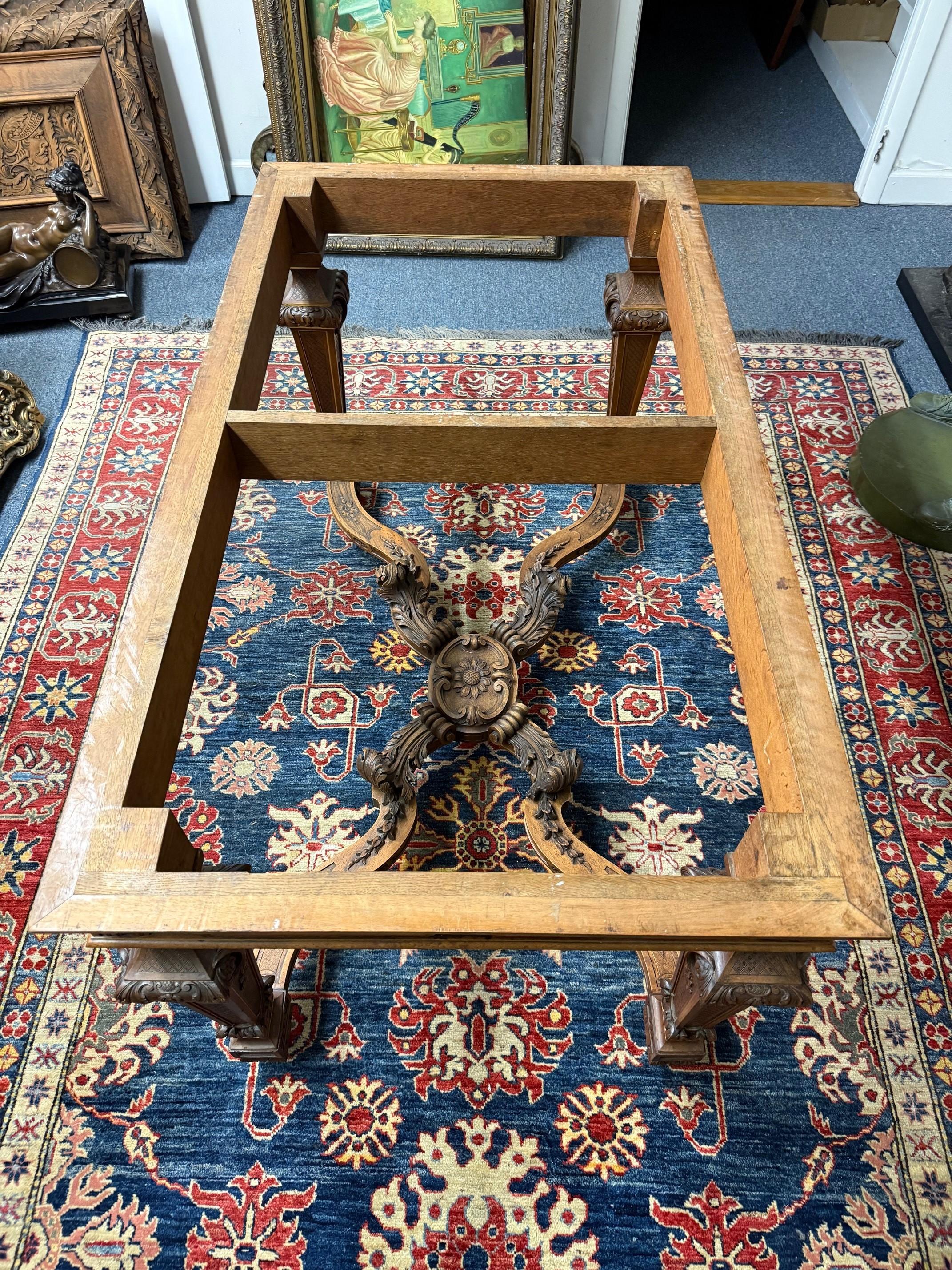 Mesa de centro con tapa de mármol rojo estilo Luis XVI de finales del siglo XIX en venta 14