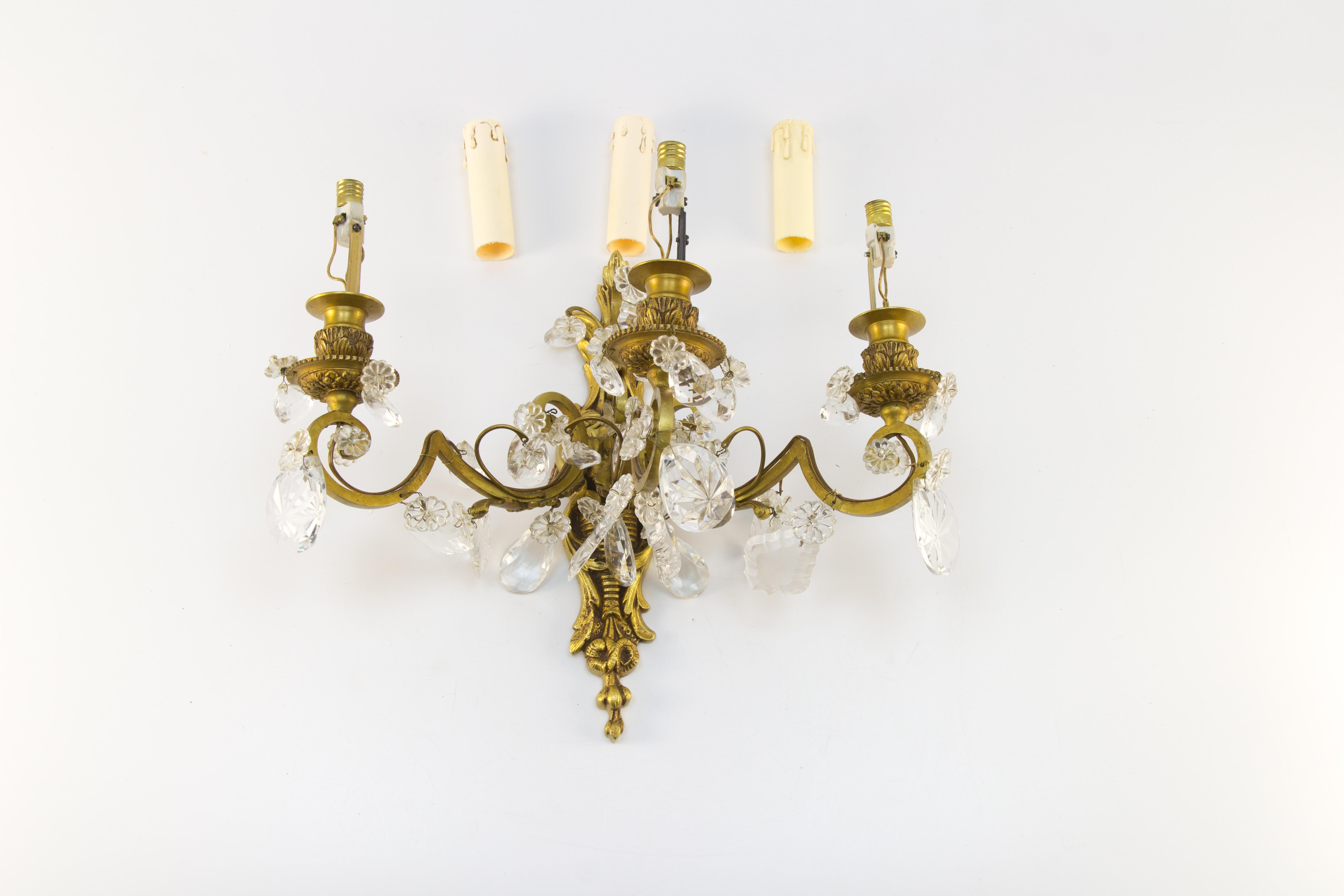 Late 19th Century Louis XVI Style Bronze and Crystal Three-Light Wall Sconce 4