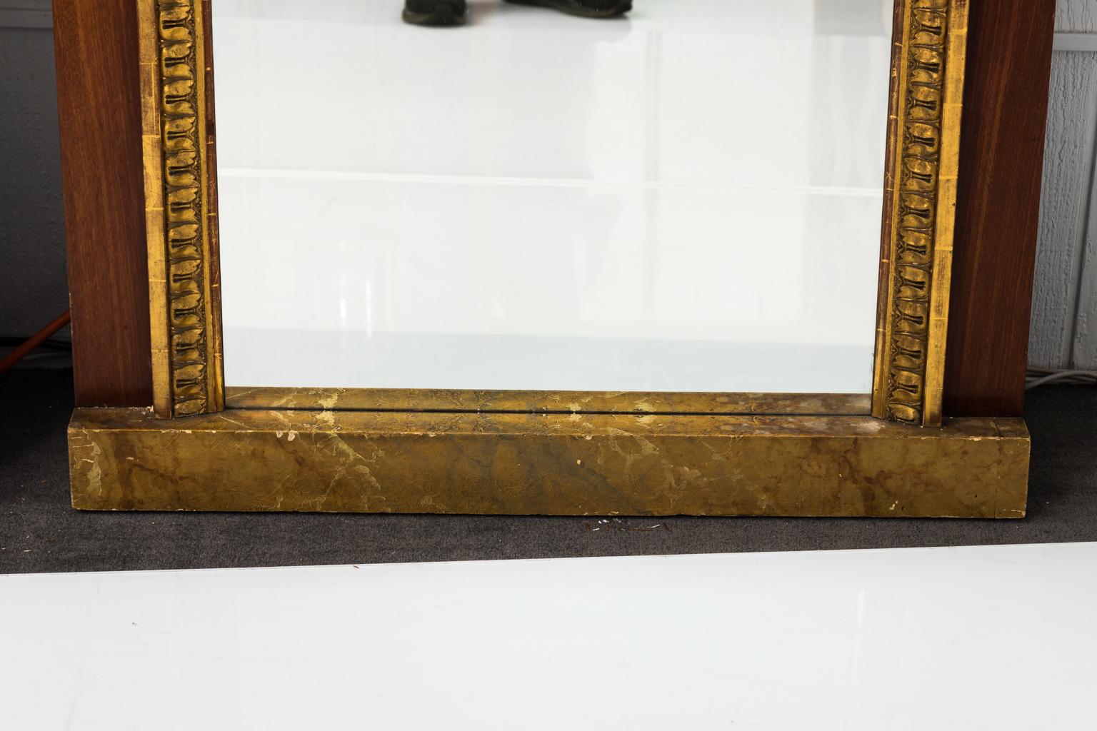 Late 19th Century Mahogany and Gilt Gothenburg Mirror In Good Condition For Sale In Stamford, CT