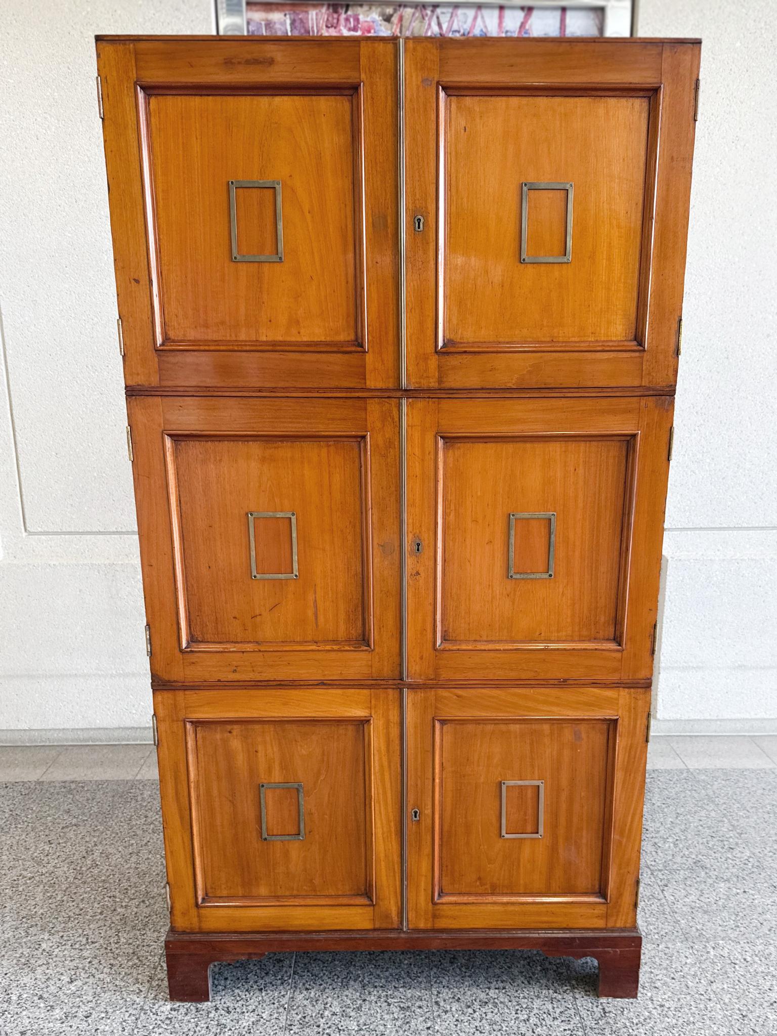 Armadio in mogano della fine del XIX secolo in vendita 9