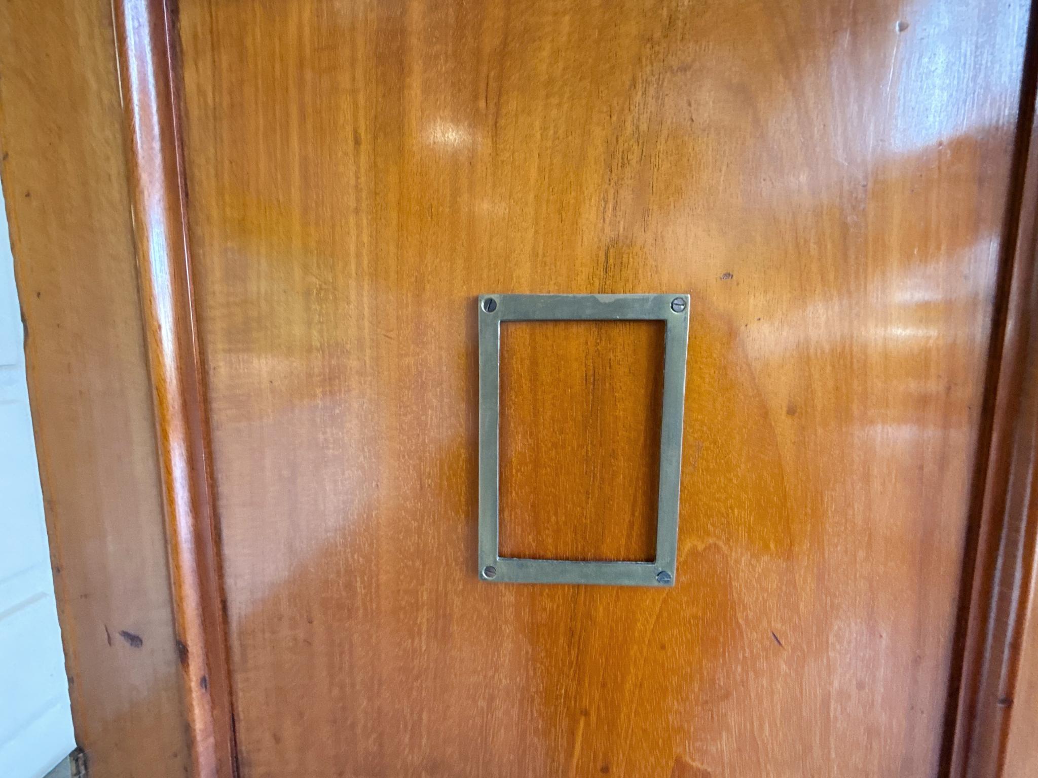 Mogano Armadio in mogano della fine del XIX secolo in vendita