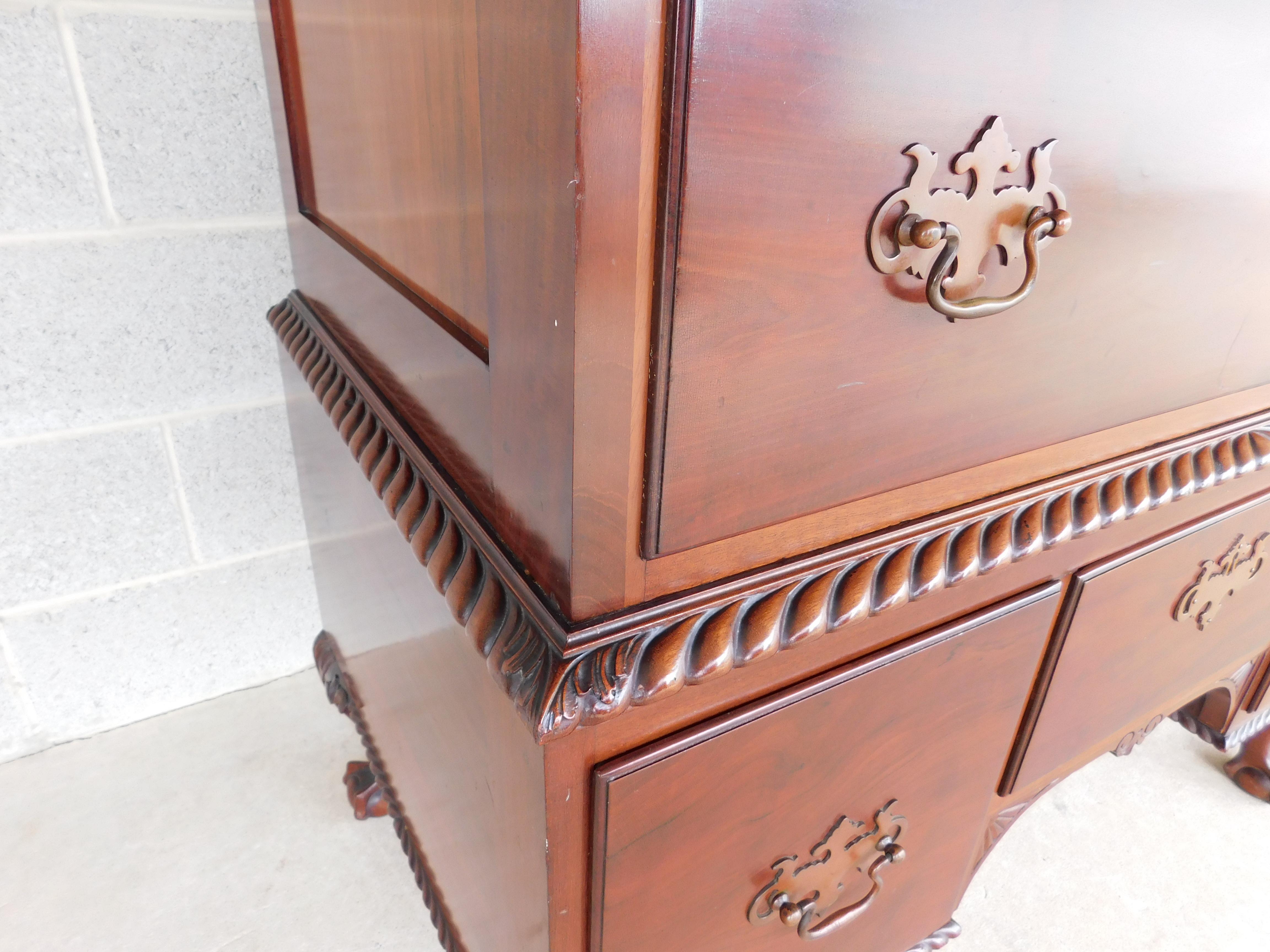 Late 19th Century Mahogany Chippendale Style Highboy Attributed to Sypher & Co. In Good Condition For Sale In Parkesburg, PA