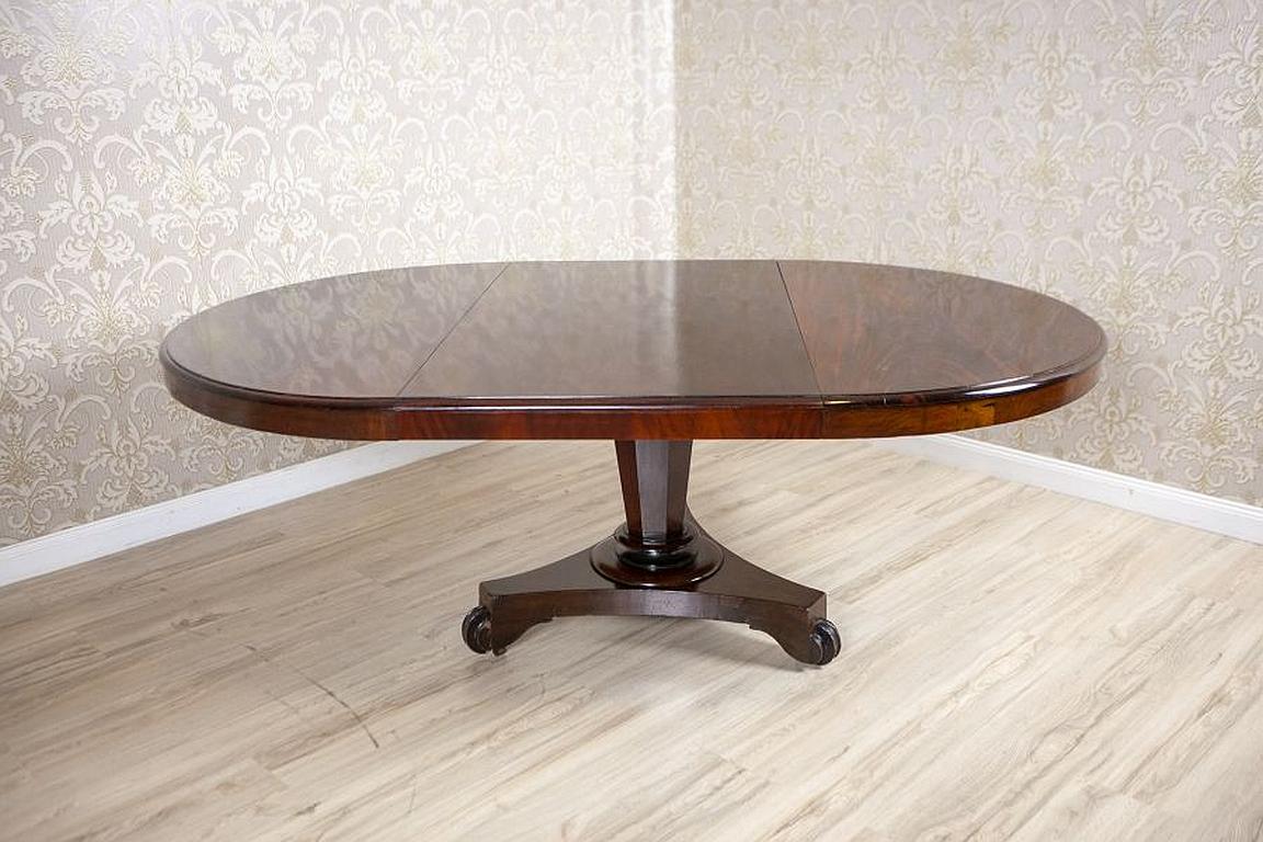 Late-19th Century Mahogany Extendable Table in the Biedermeier Style

We present you this piece of furniture from the late 19th century, made in Western Europe. The oval top can be extended. There is an additional insert. Furthermore, the top is