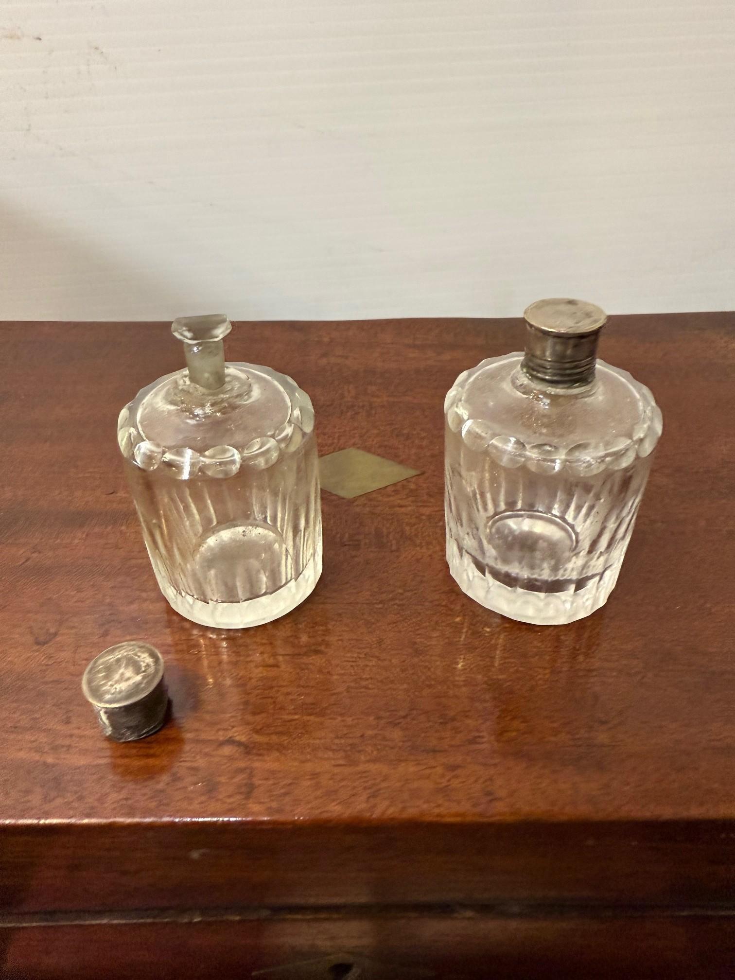 Kit da viaggio medico e di toelettatura in mogano della fine del XIX secolo 15 pezzi in vendita 9