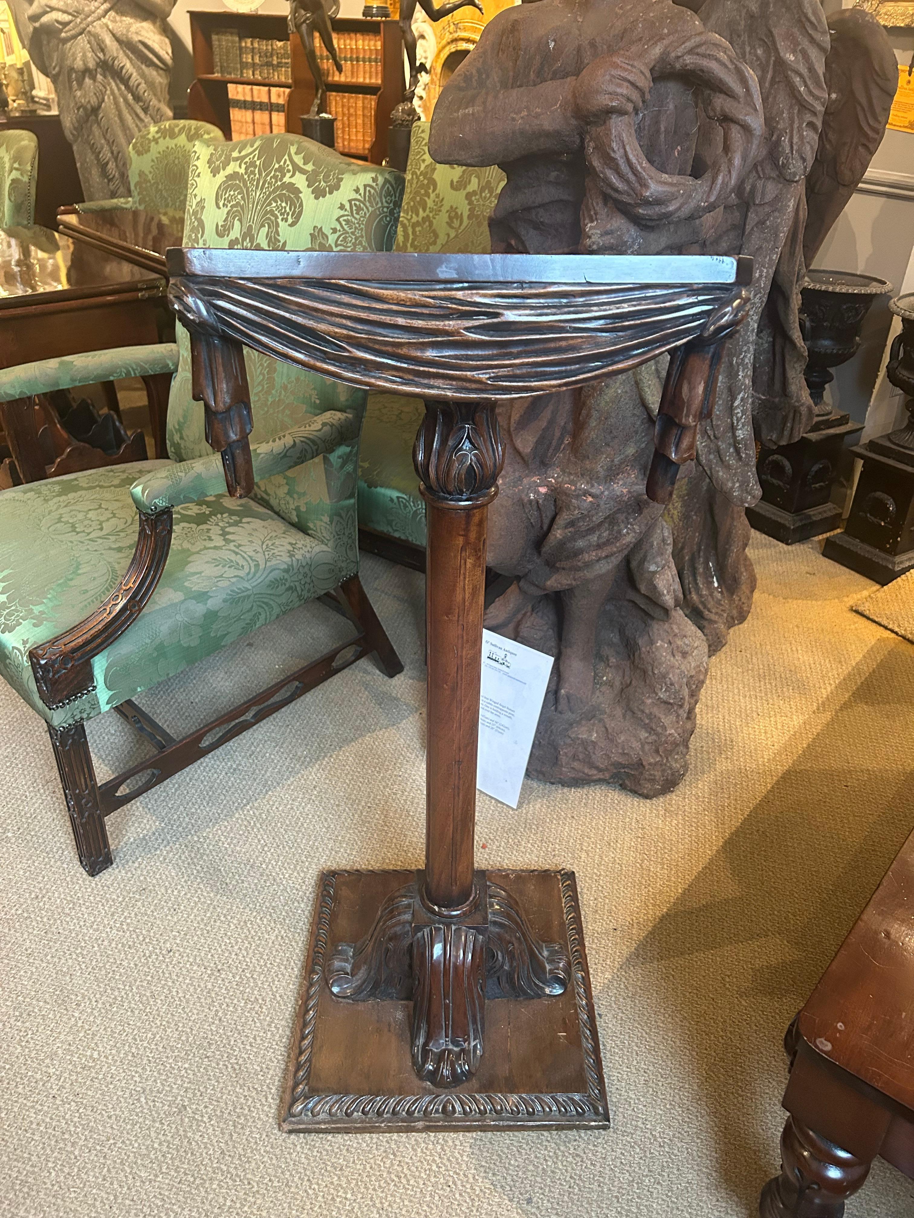 Late 19th Century Mahogany Lectern In Excellent Condition For Sale In Dublin 8, IE