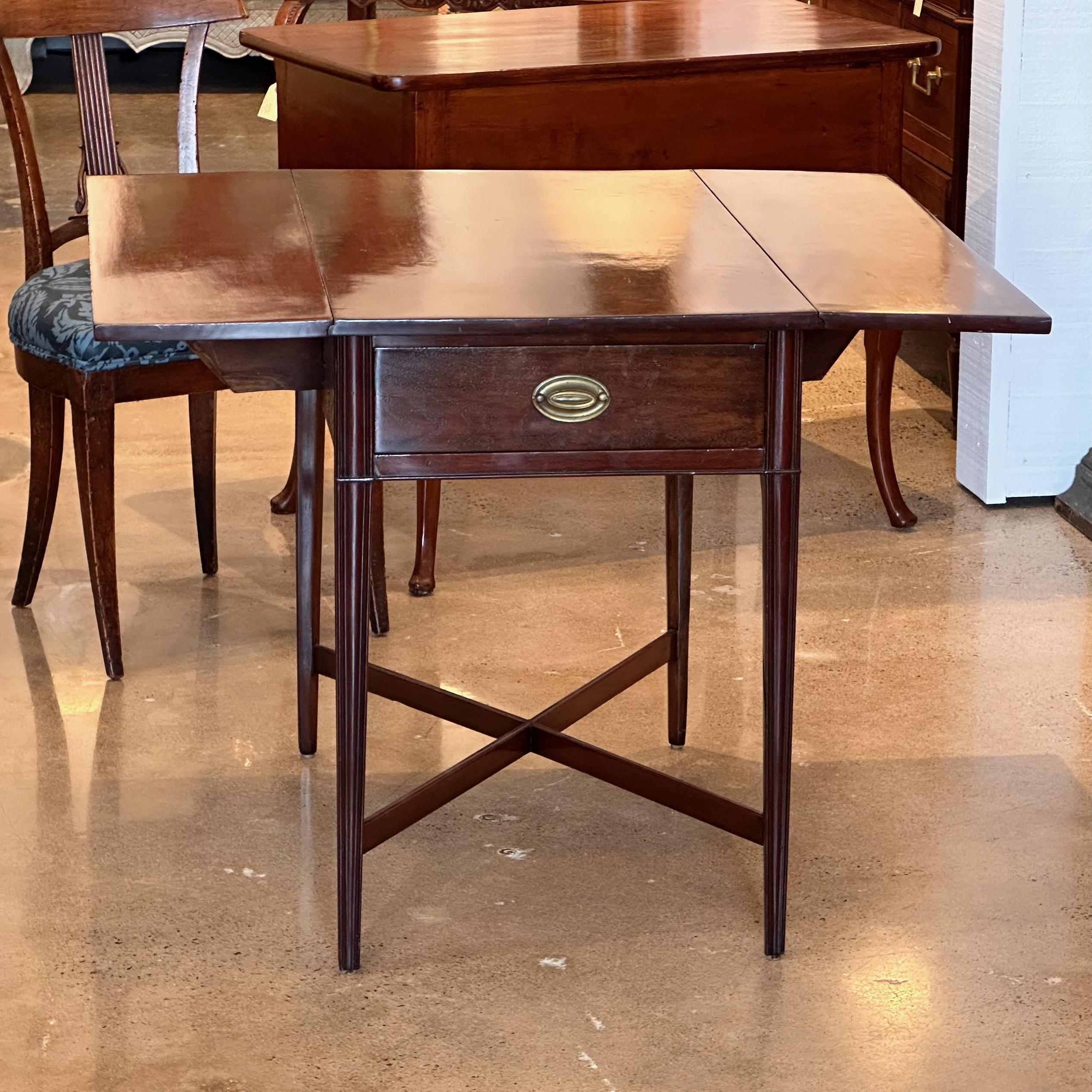 Late 19th Century Mahogany Pembroke Table For Sale 2