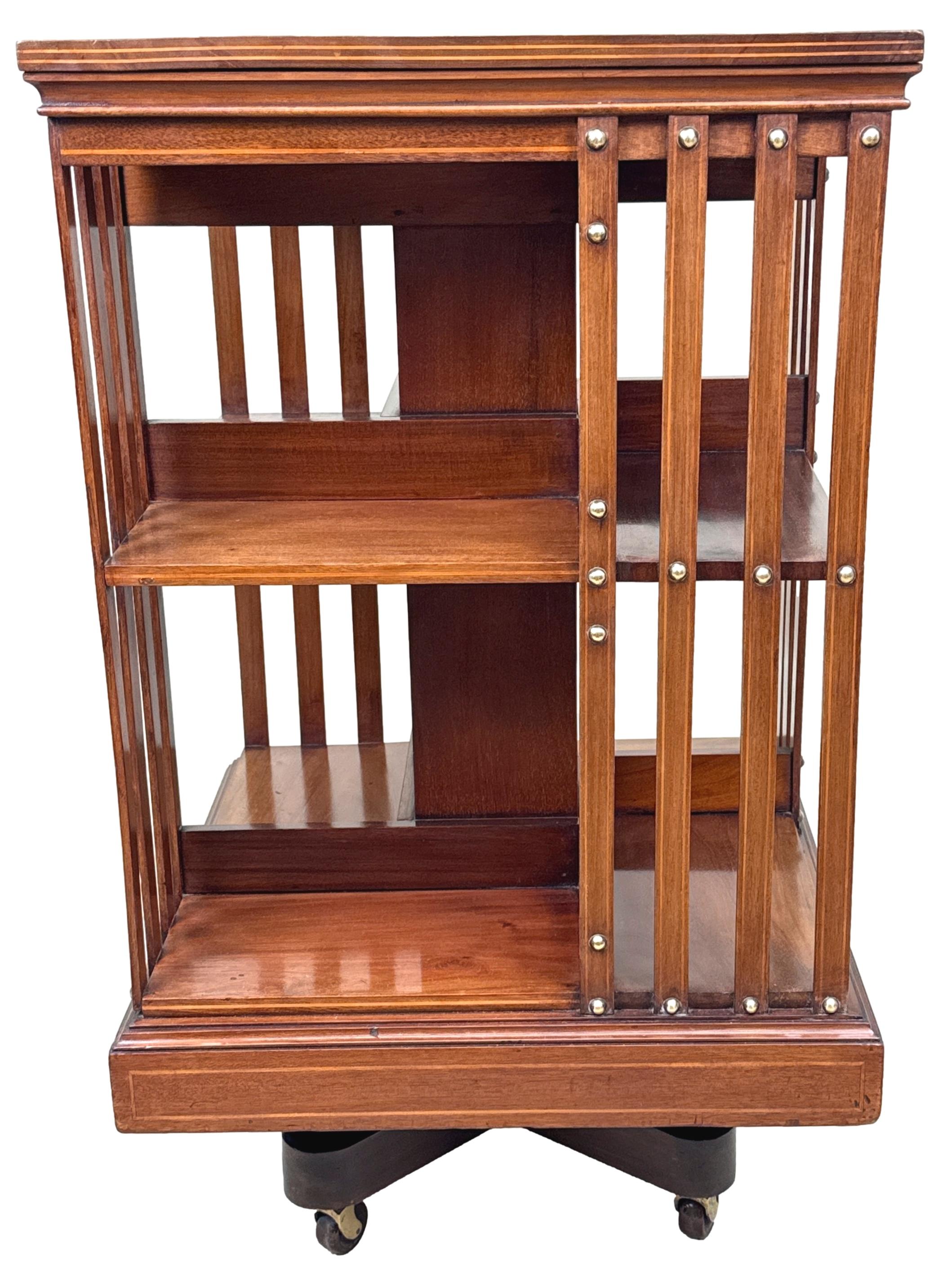 Spätes 19. Jahrhundert Mahagoni-Drehbuchregal (Edwardian) im Angebot