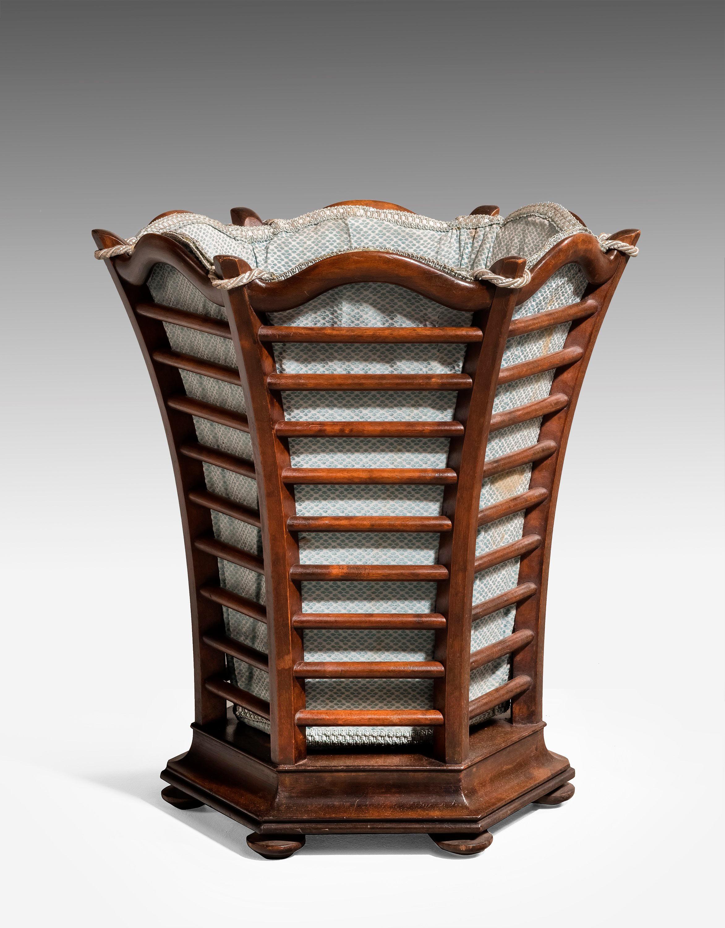 Great Britain (UK) Late 19th Century Mahogany Waste Paper Basket For Sale