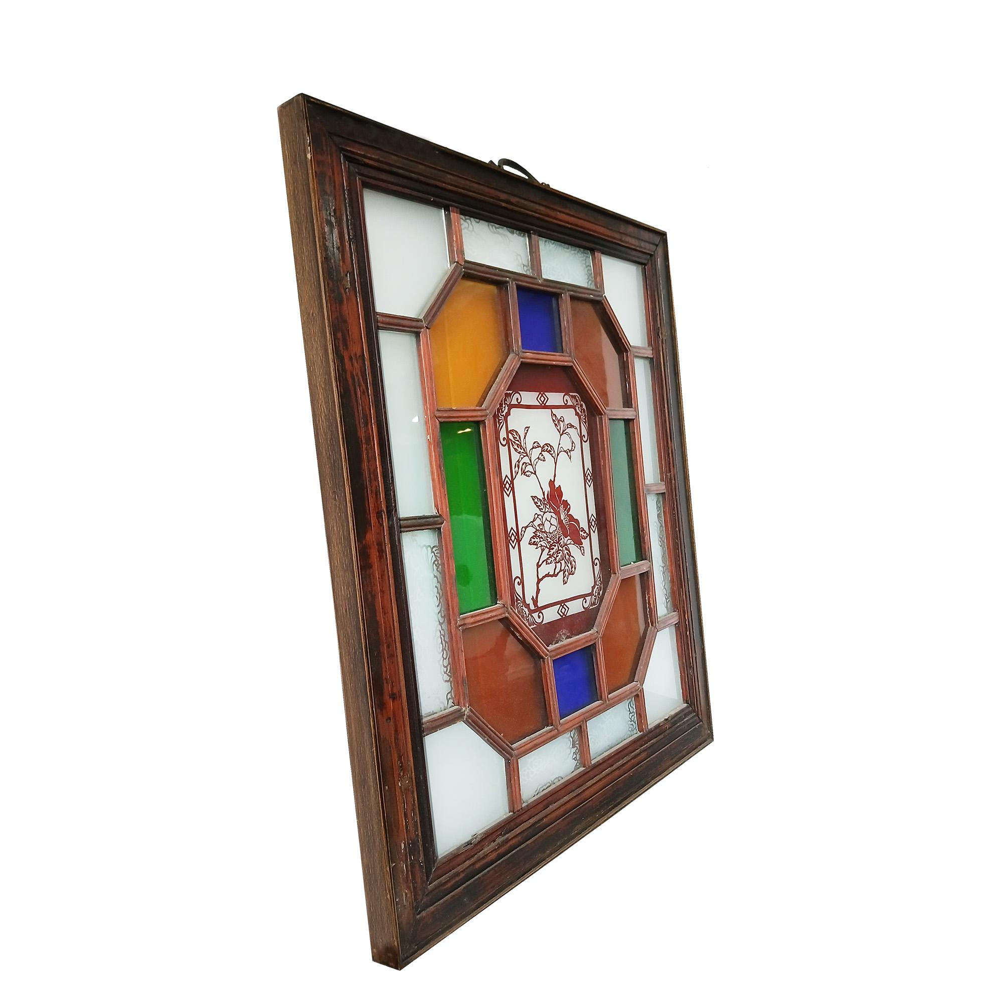 Manchurianische Glasmalerei des späten 19. Jahrhunderts, Suzchou, China (Geschnitzt) im Angebot