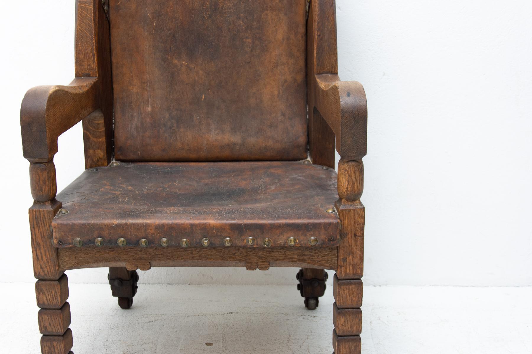Late 19th Century Massive Throne Chair in Historicist Style In Good Condition For Sale In Prague 8, CZ