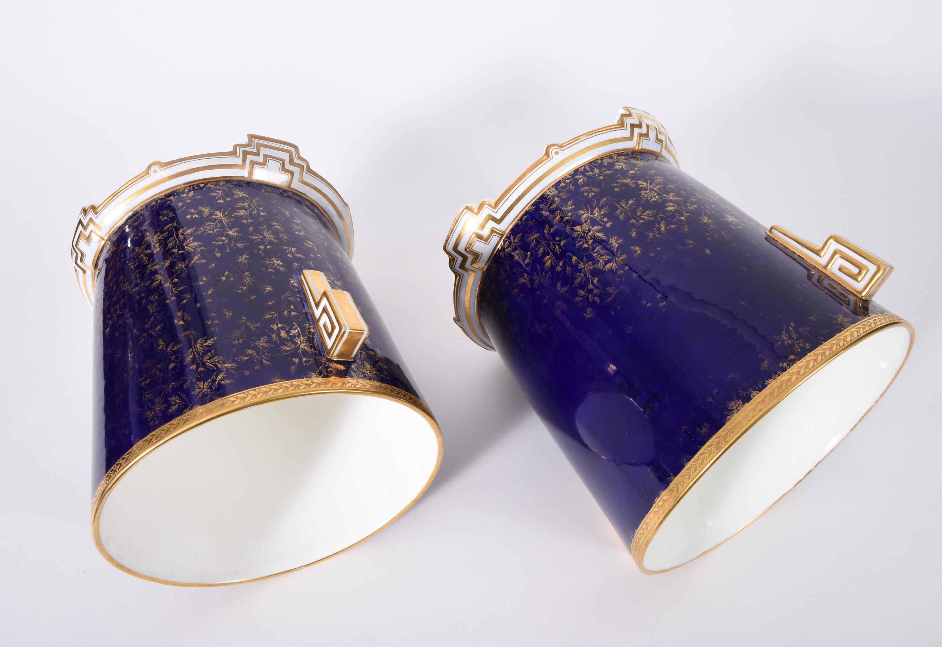 Late 19th Century Matching Pair of English Wedgwood Wine Coolers 6