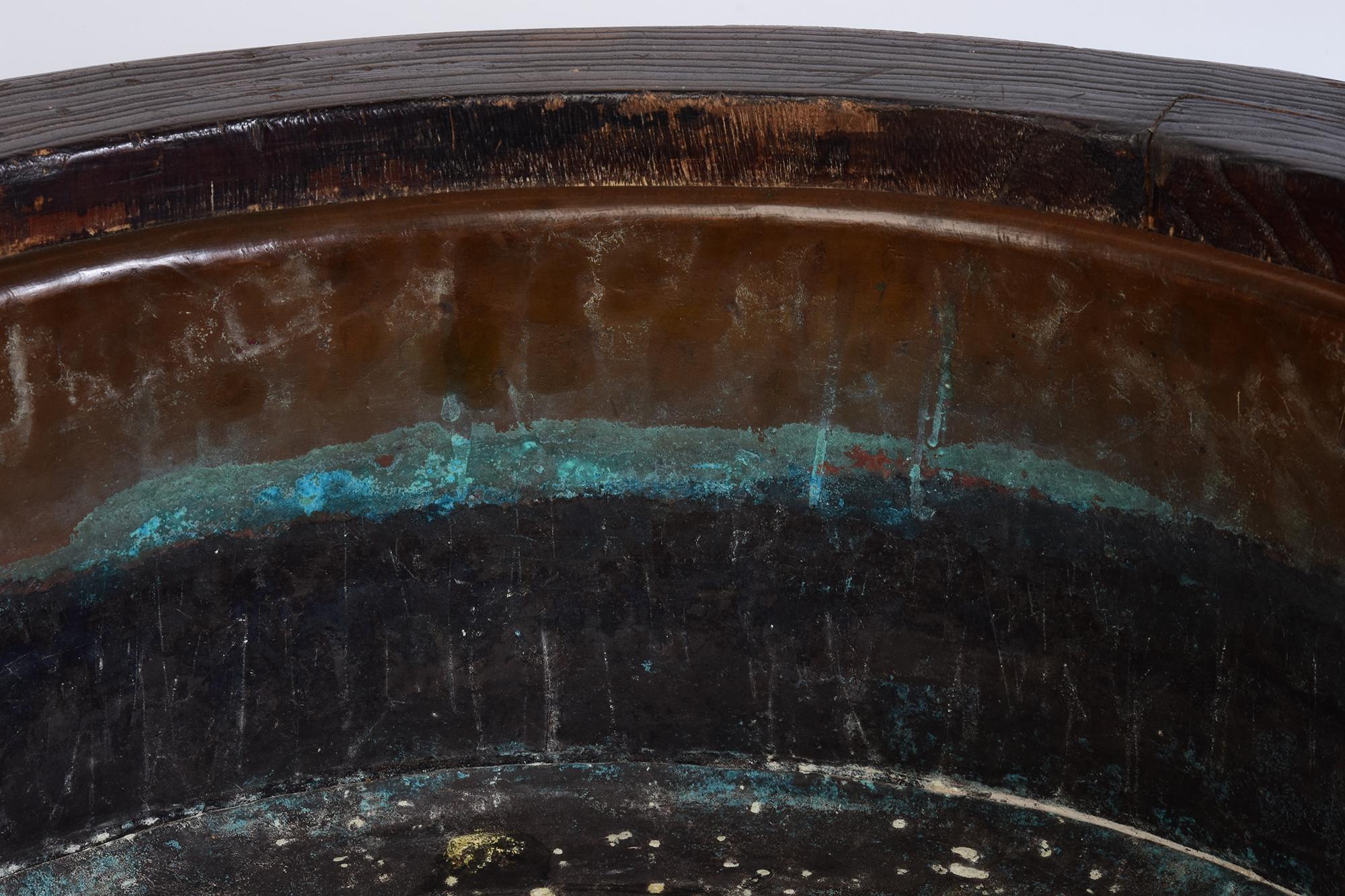 Antique Japanese Keyaki wooden Hibachi vessel.
Hibachi is a traditional Japanese heating device.

Age: Japan, Meiji Period, Late 19th Century
Size: Length 63.5 C.M. / Width 62 C.M. / Height 29.4 C.M.
Condition: Nice condition overall (some expected