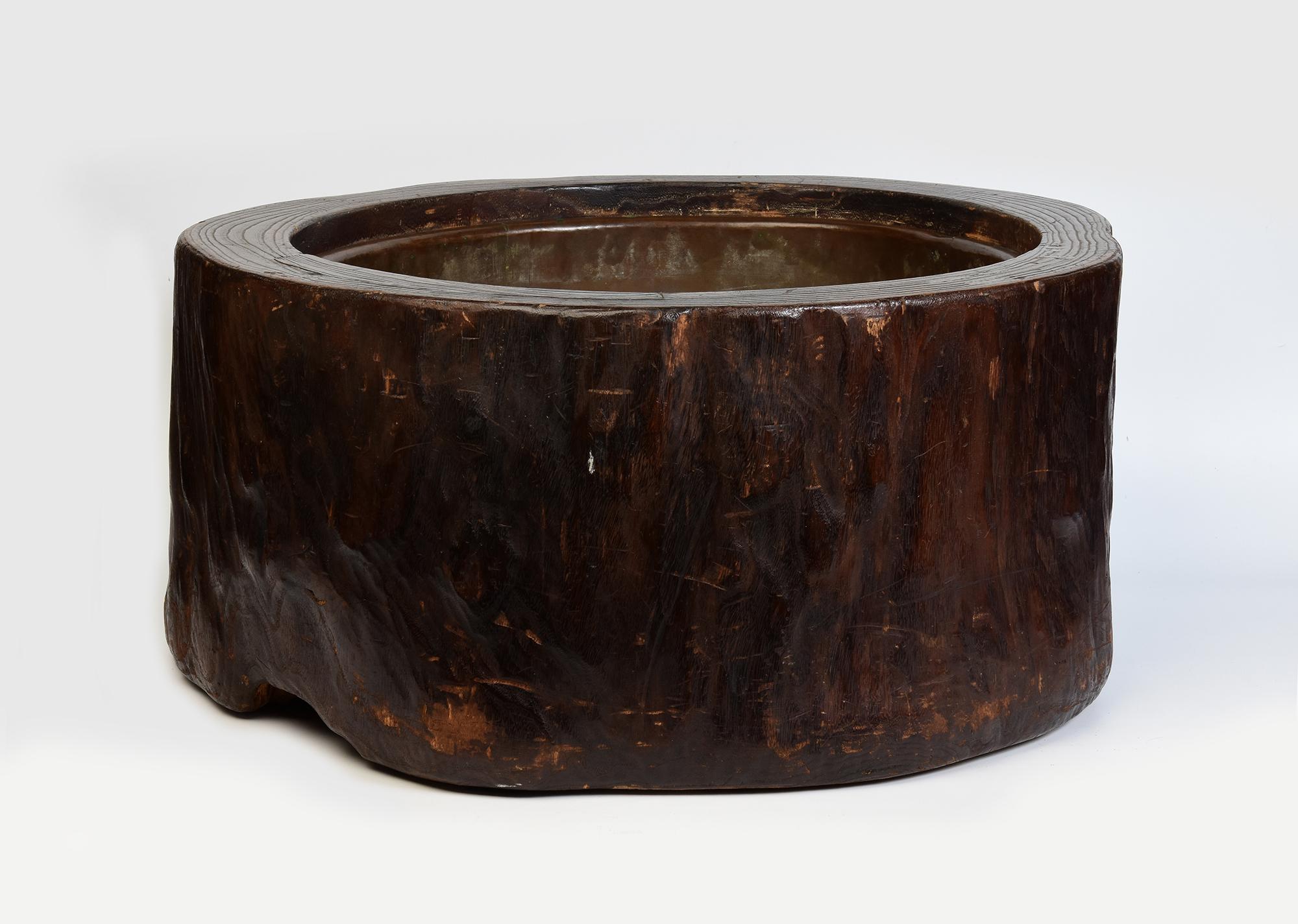 Late 19th Century, Meiji, Antique Japanese Keyaki Wooden Pot 'Hibachi' For Sale 3