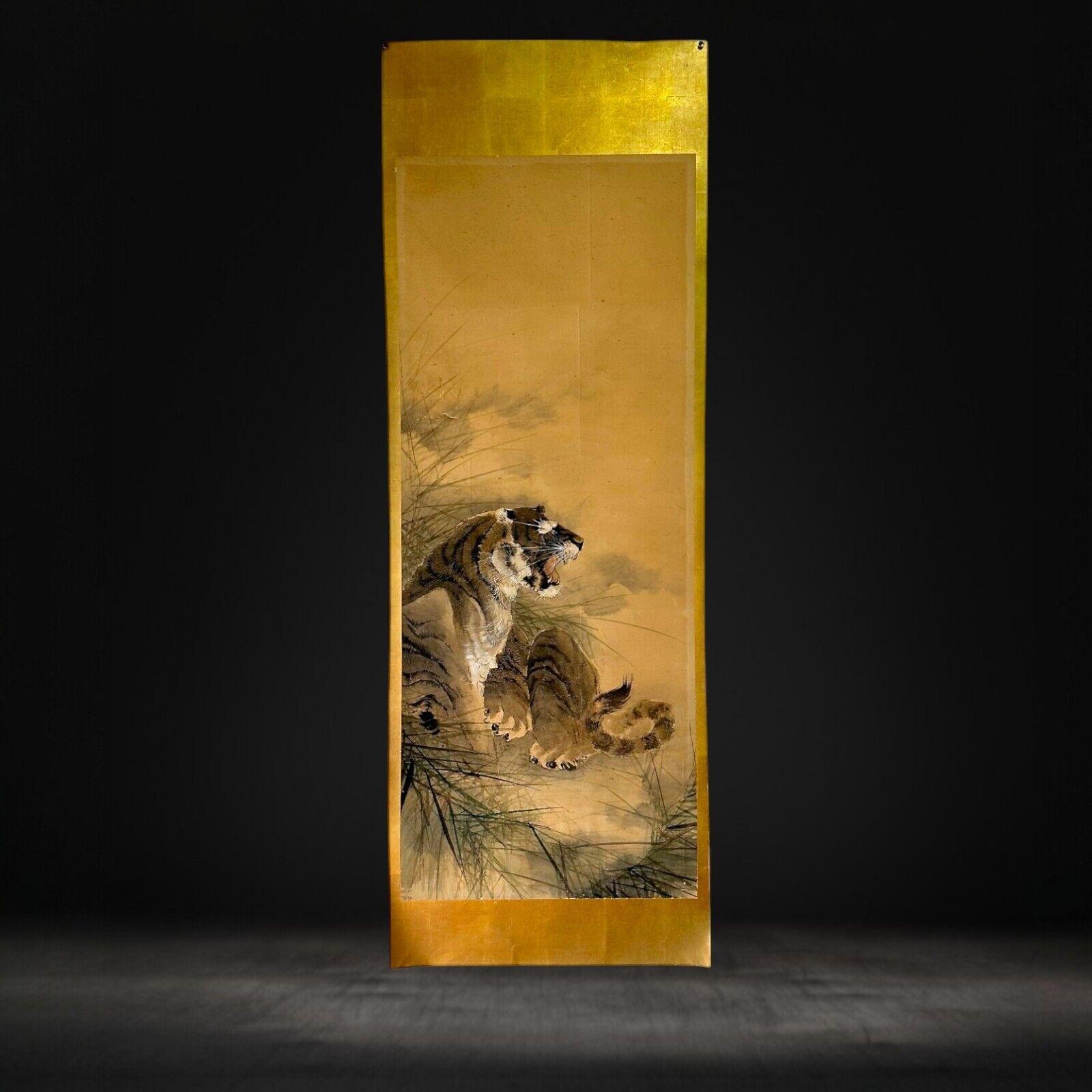 Gold Leaf Late 19th century (Meiji period) painting depicting tiger For Sale