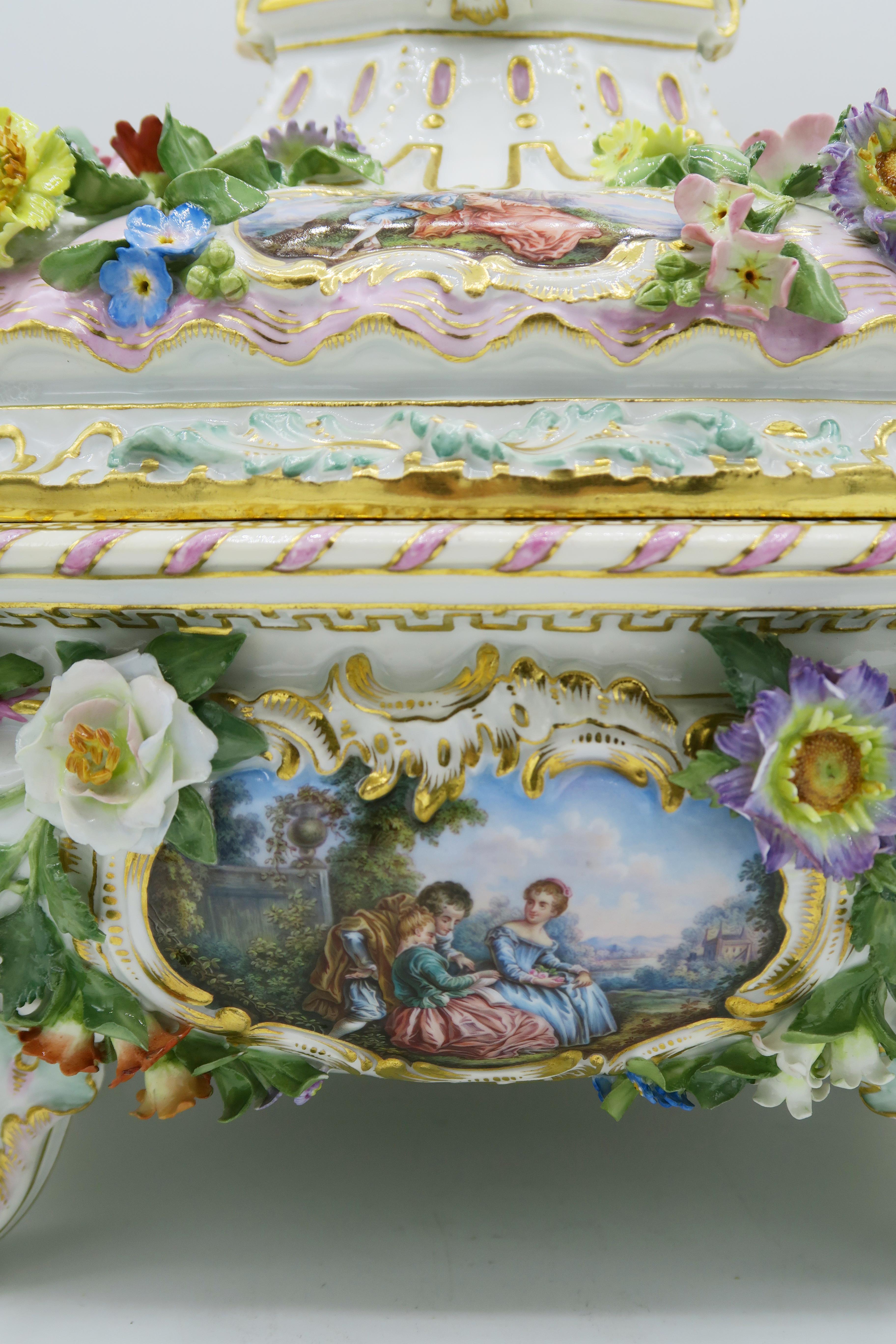 Late 19th Century Meissen Large Tureen In Good Condition For Sale In Remshalden-Grunbach, DE