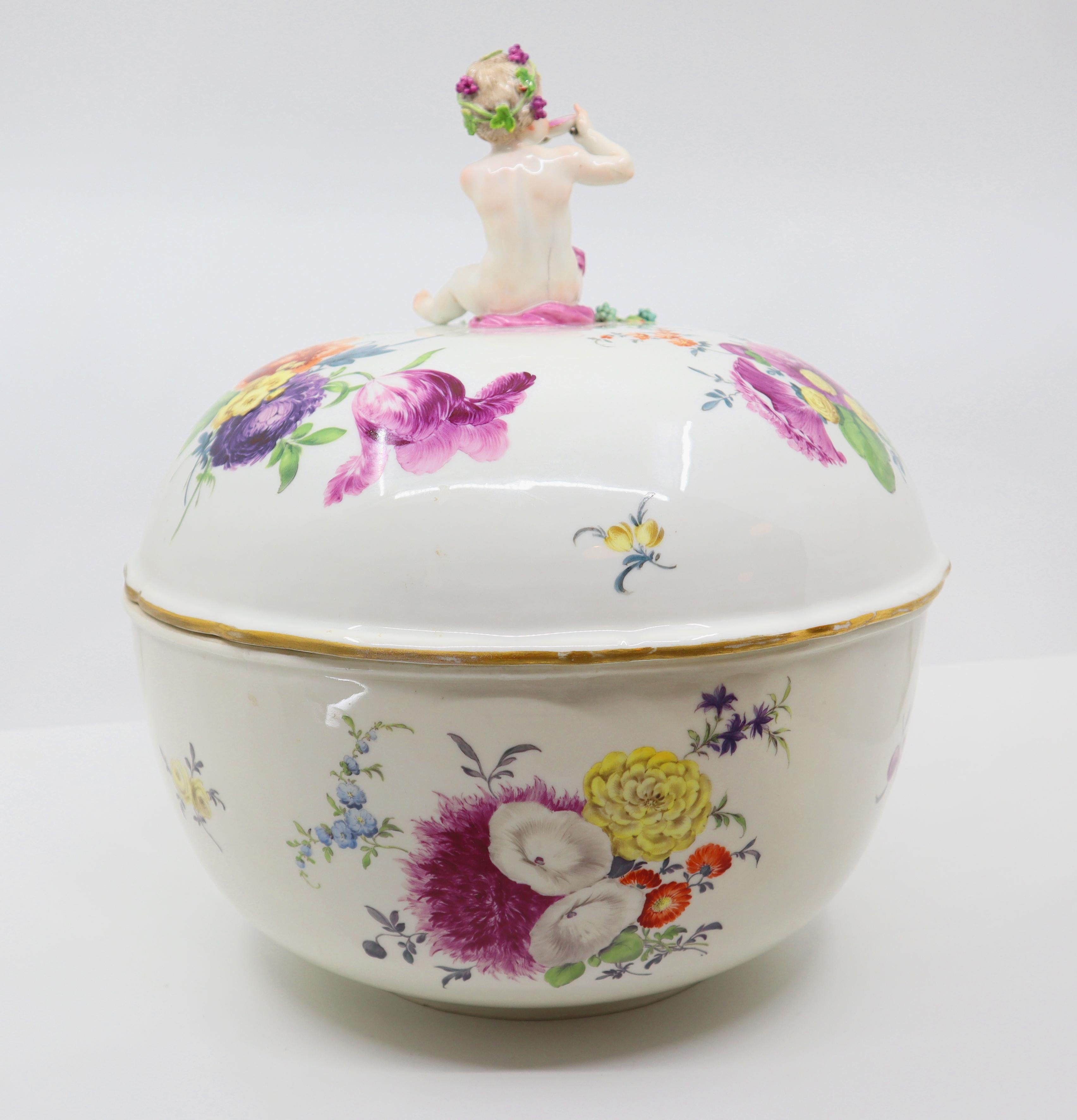Late 19th Century, Meissen Porcelain Bowl with Lid, German For Sale 5
