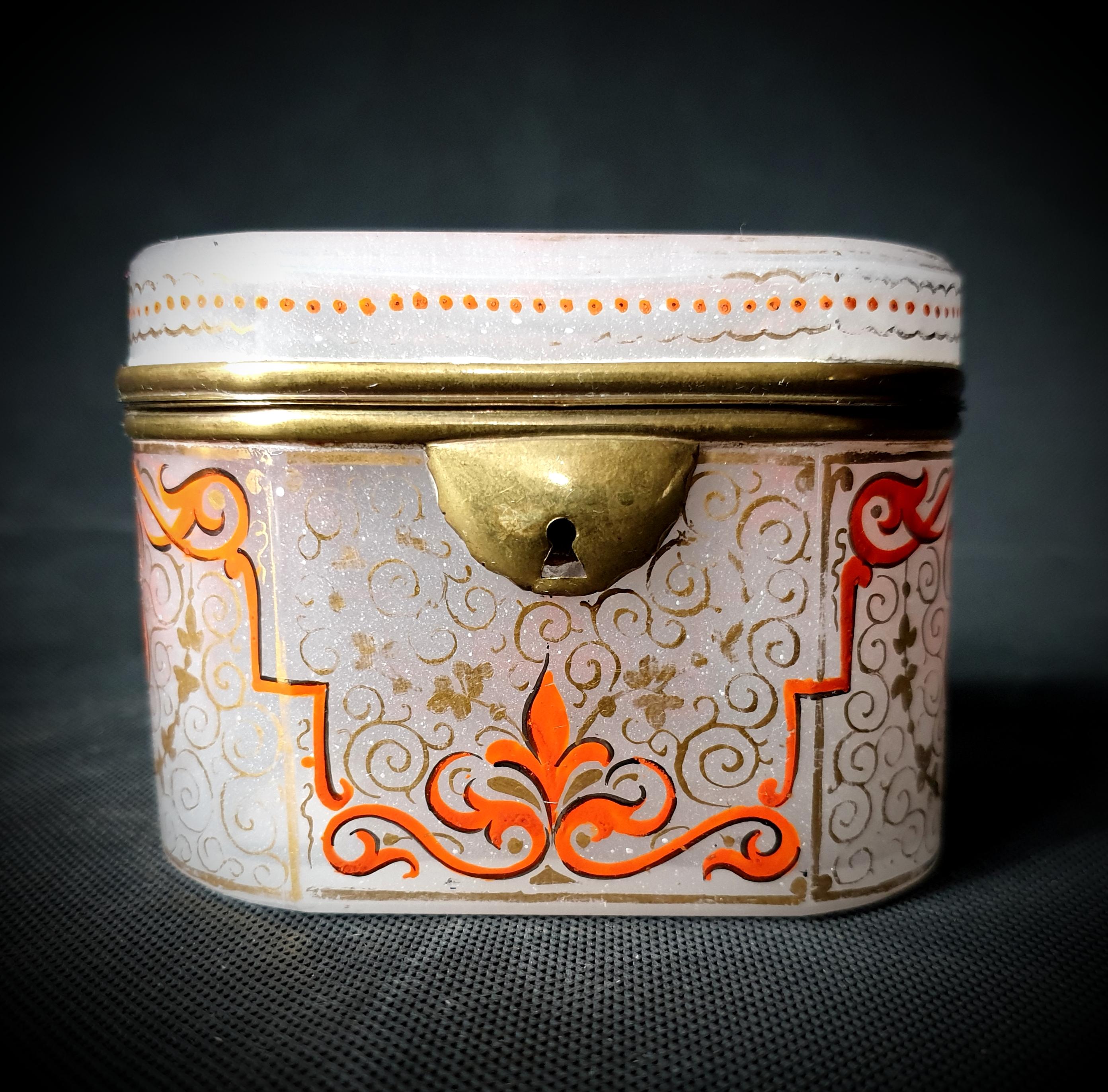Late 19th Century Milky White Opaline Bohemian Gilded Moser Box France 1850-1920 In Good Condition For Sale In Queens Village, NY
