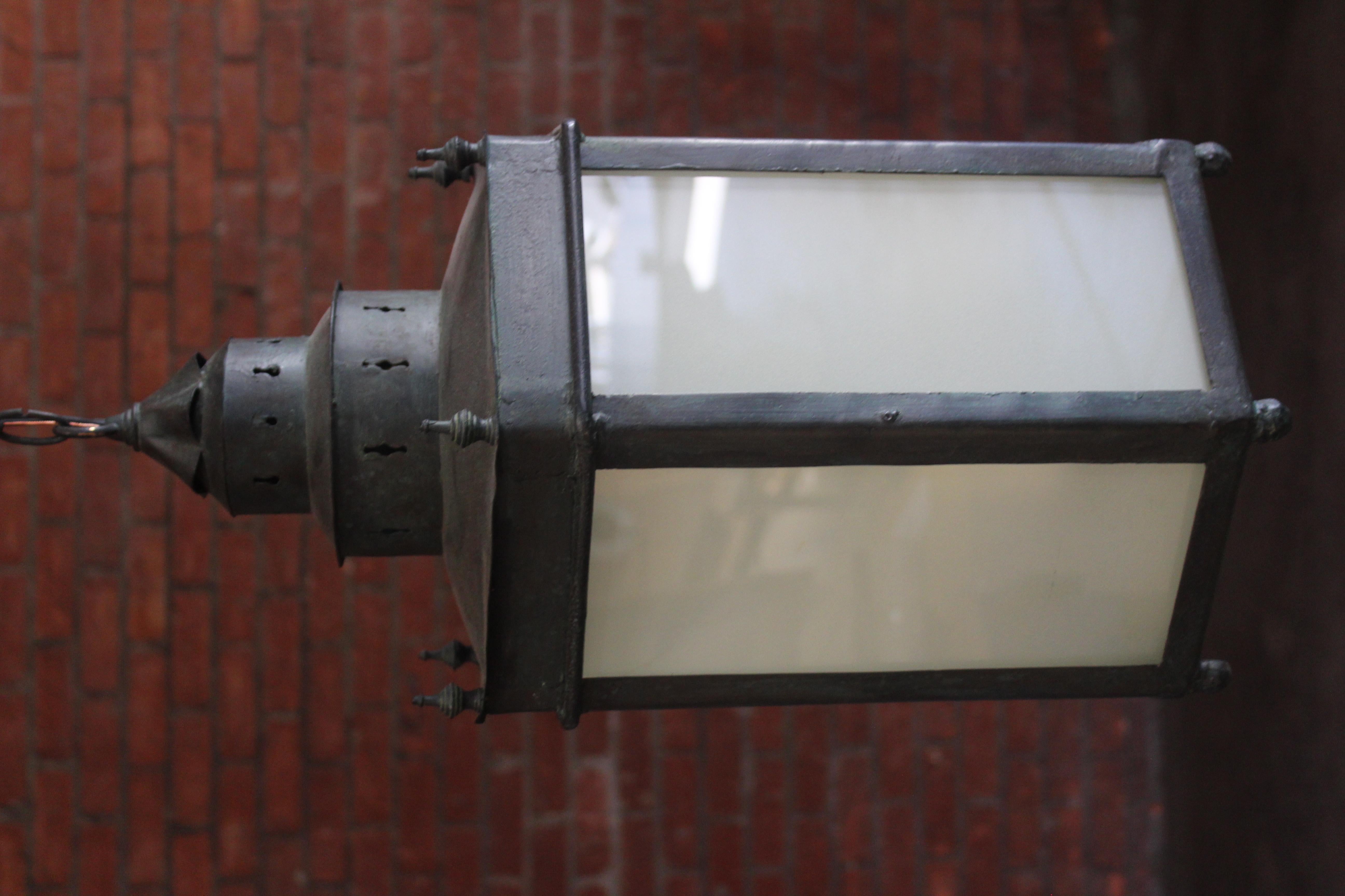 Lampe à suspension mauresque de la fin du XIXe siècle, paire disponible. en vente 7
