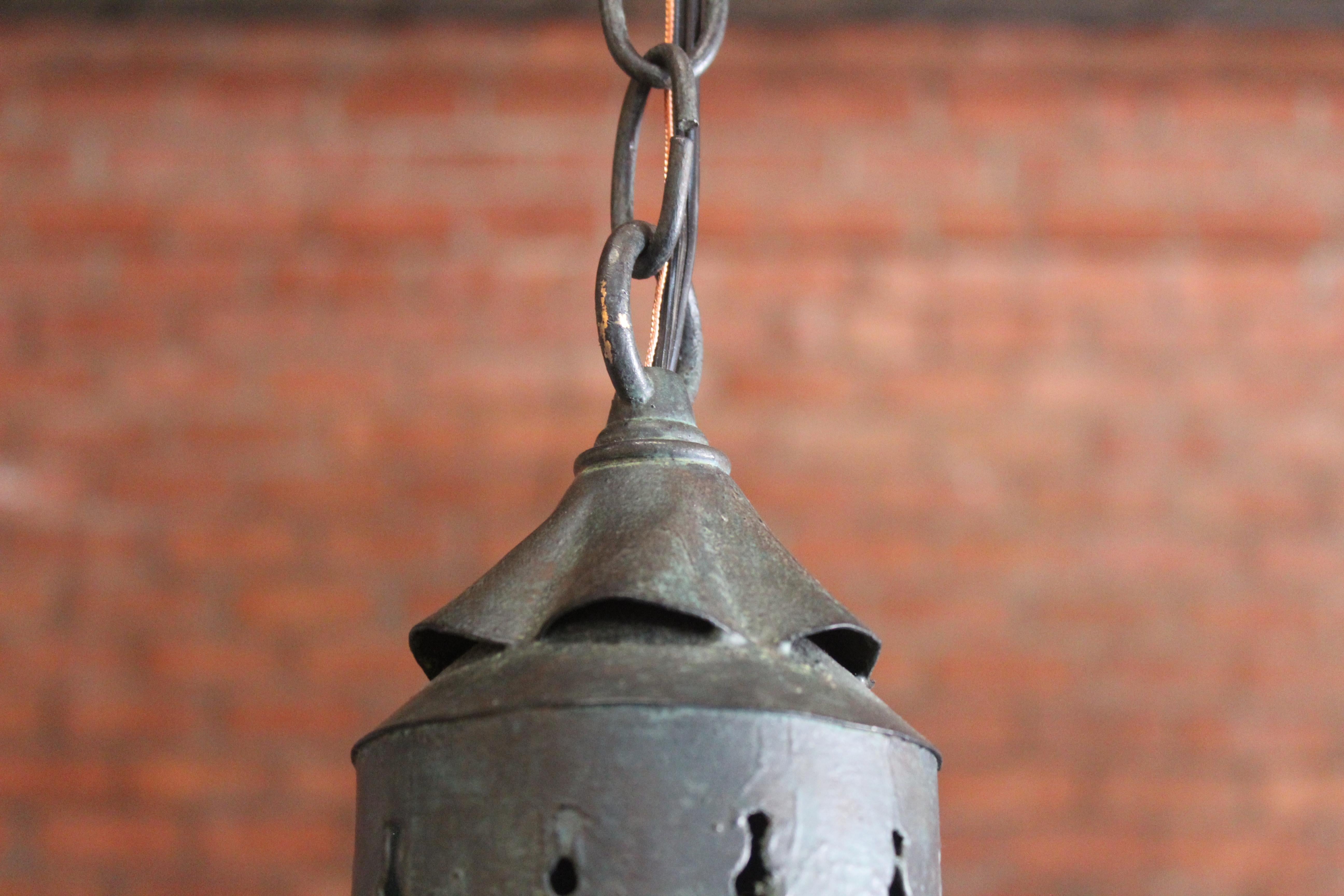 Lampe à suspension mauresque de la fin du XIXe siècle, paire disponible. en vente 9