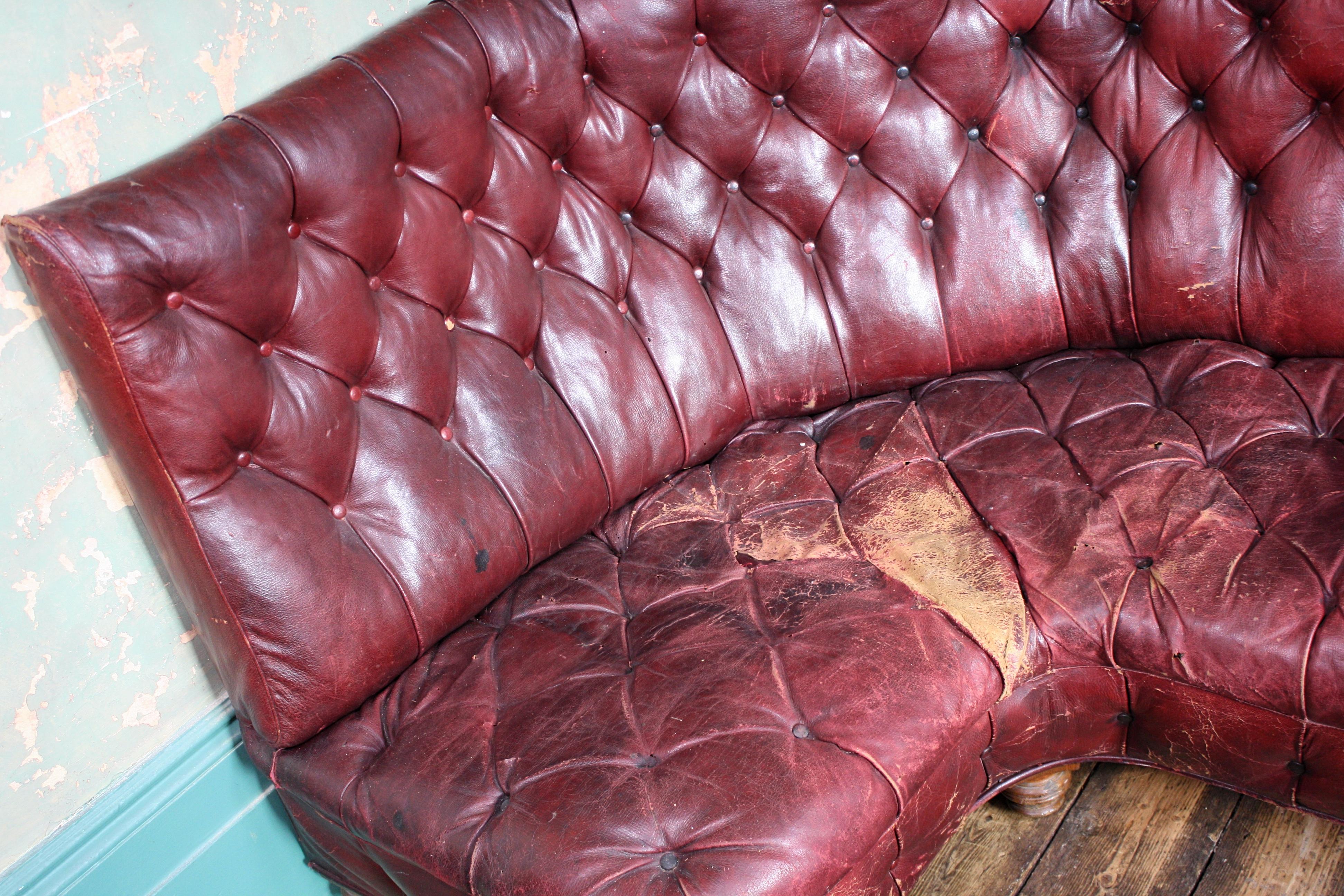 English Late 19th Century Moroccan Maroon Leather Buttoned Corner Sofa