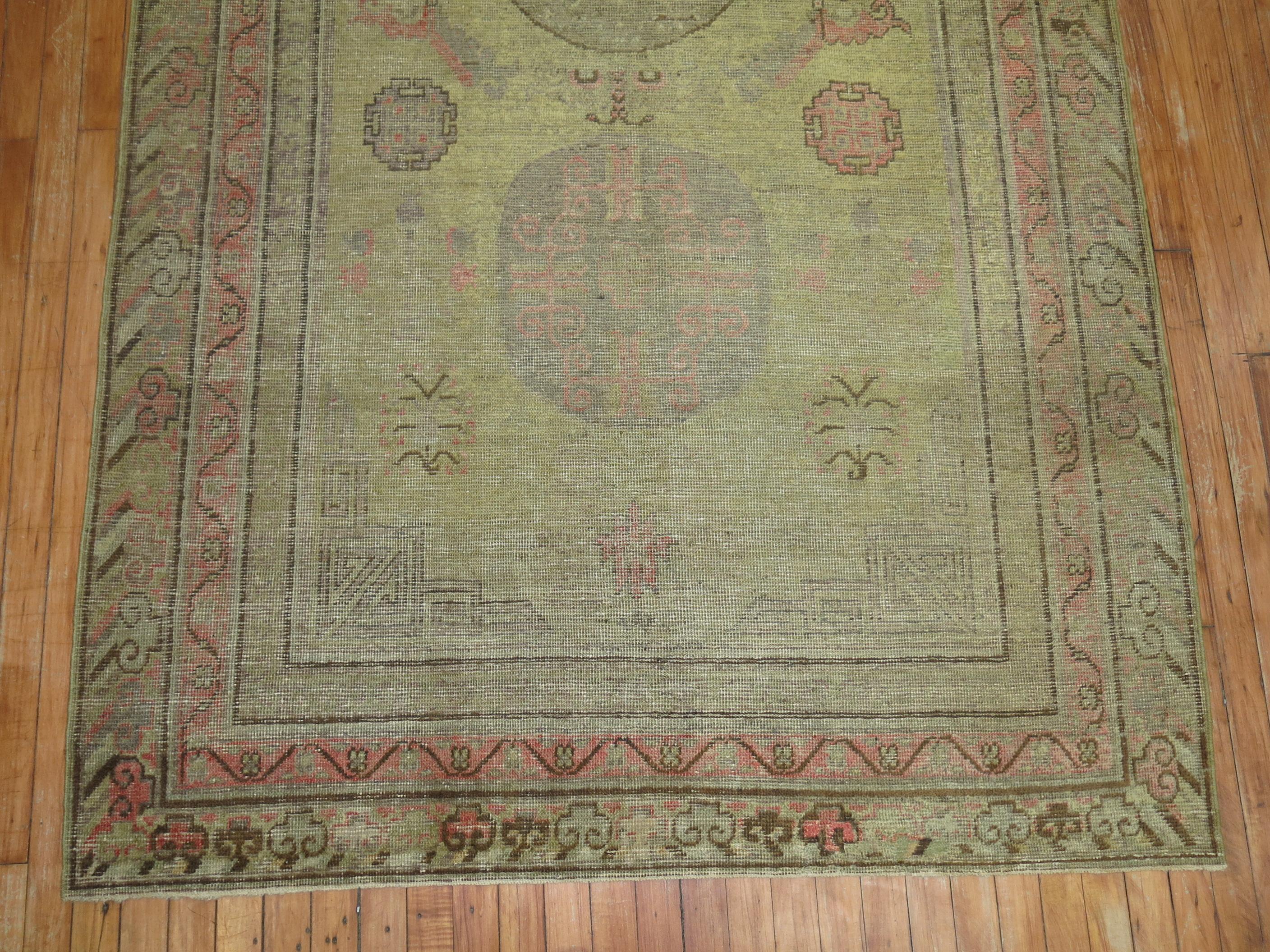 Spätes 19. Jahrhundert, Senf Antiker Khotan-Teppich im Zustand „Gut“ im Angebot in New York, NY