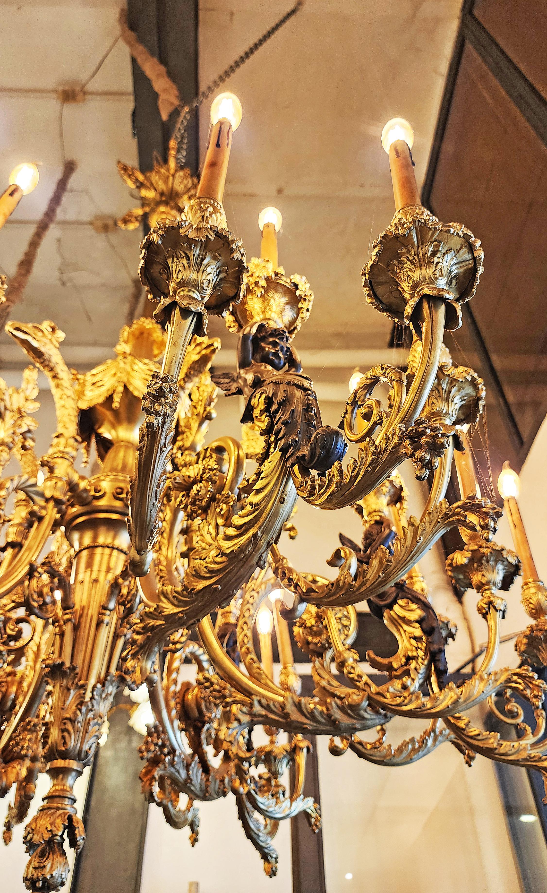 Late 19th Century French Napoleon III 24-Light Gilt Bronze Monumental Chandelier For Sale 2