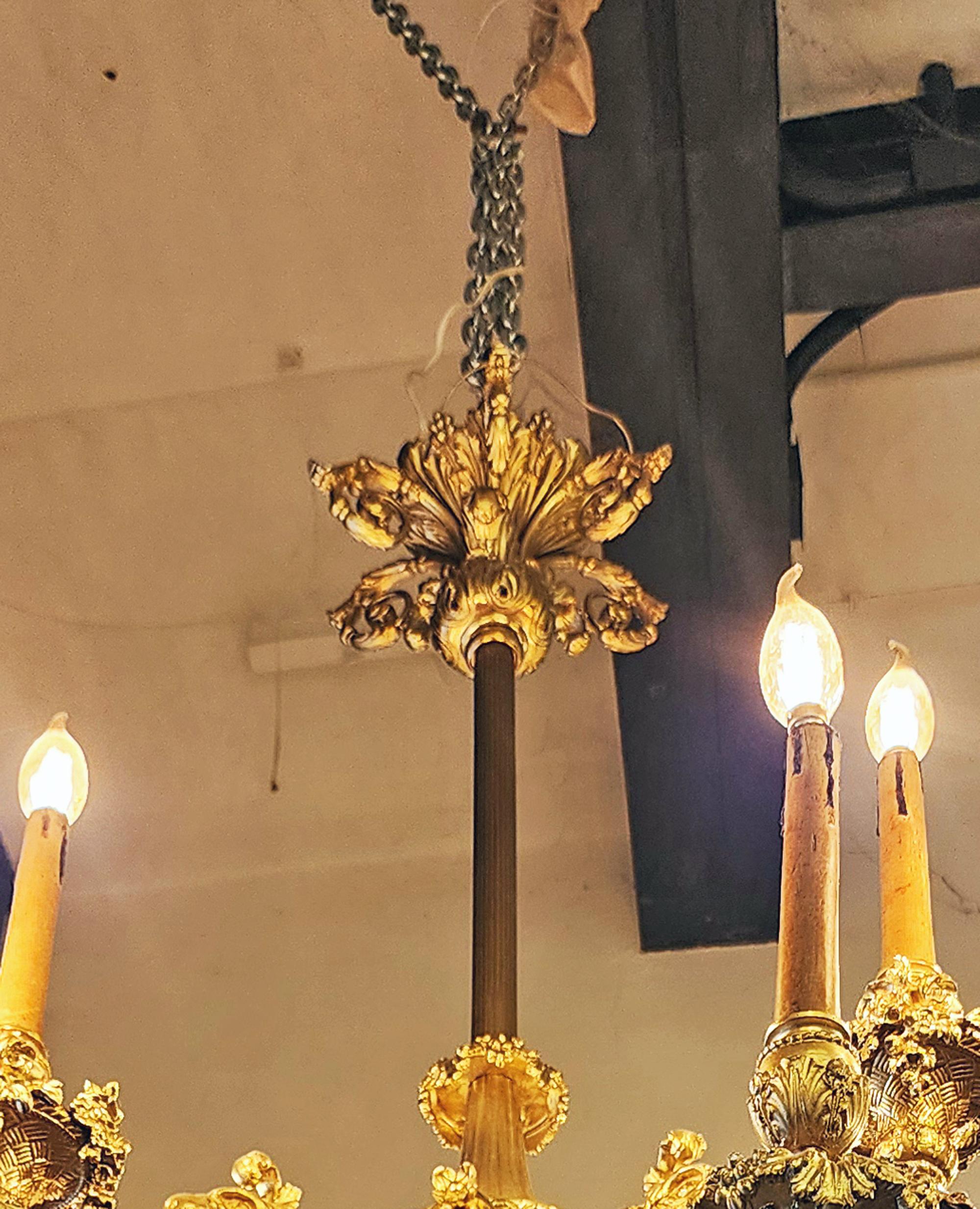 Late 19th Century French Napoleon III 24-Light Gilt Bronze Monumental Chandelier For Sale 4