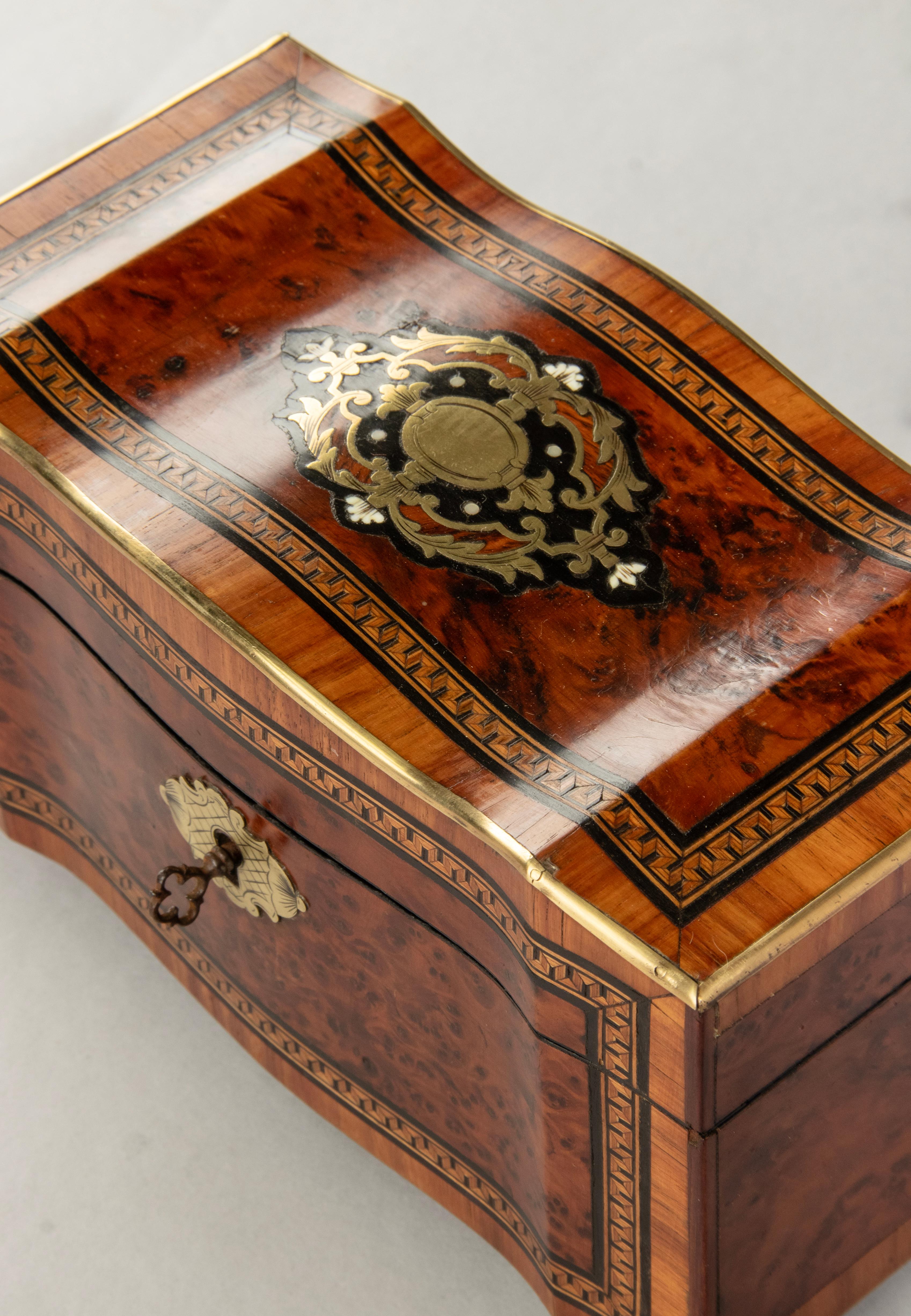 Late 19th Century Napoleon III Bombay Wood Marquetry Tea Caddy For Sale 9