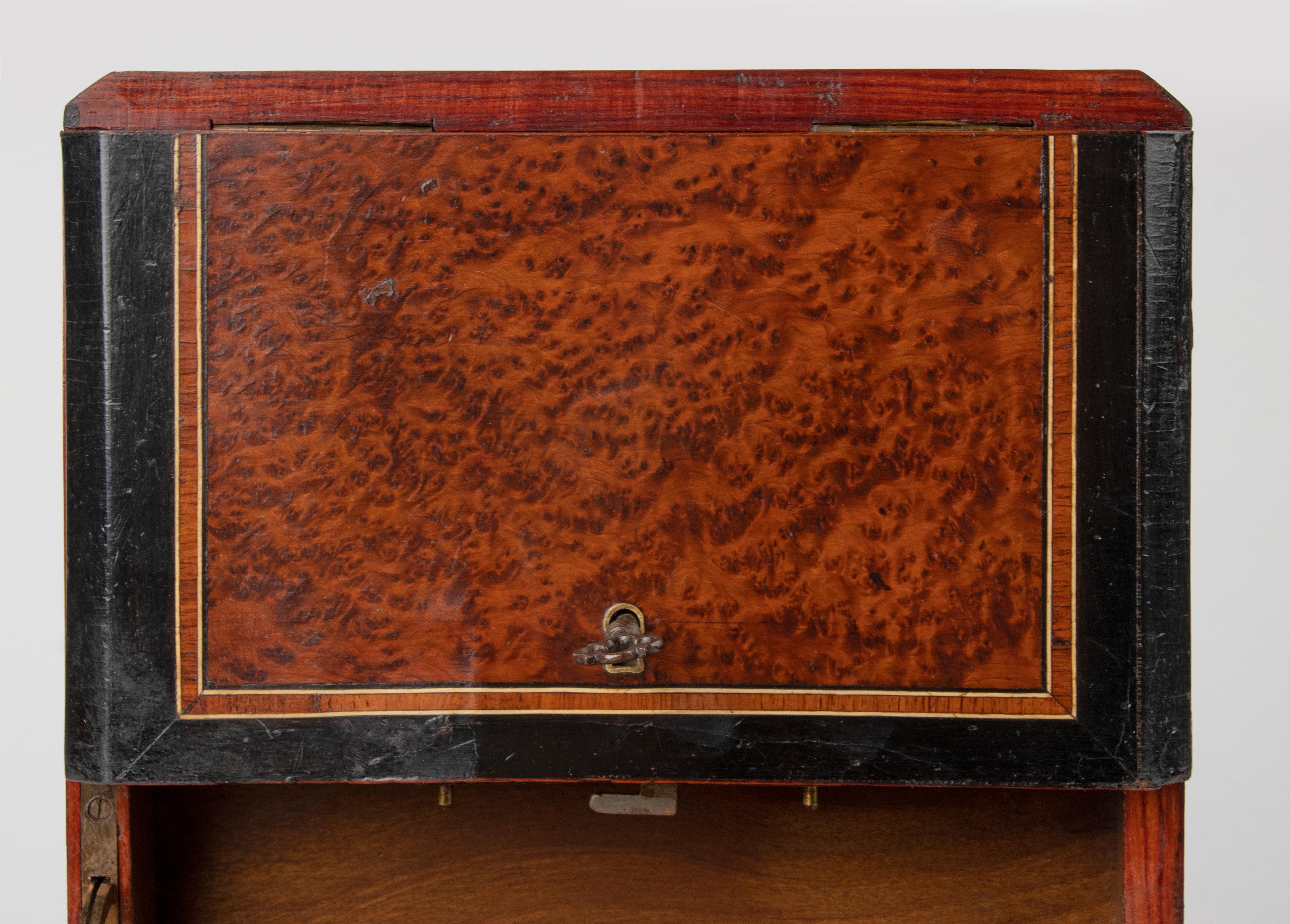 Late 19th Century Napoleon III Burl Walnut Cigar Box In Good Condition In Casteren, Noord-Brabant