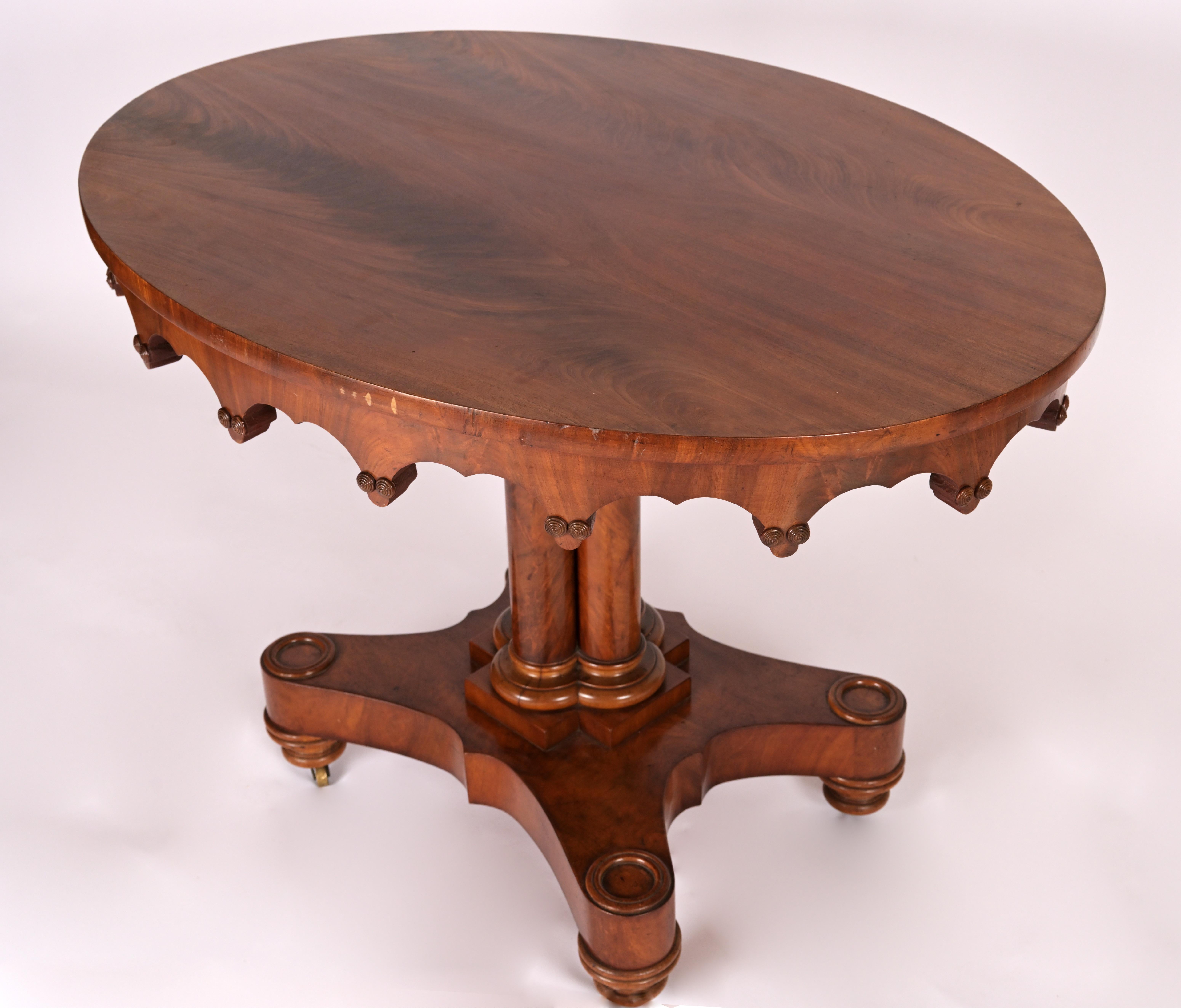 Gothic Revival Late 19th Century Neo-Gothic Mahogany Table For Sale
