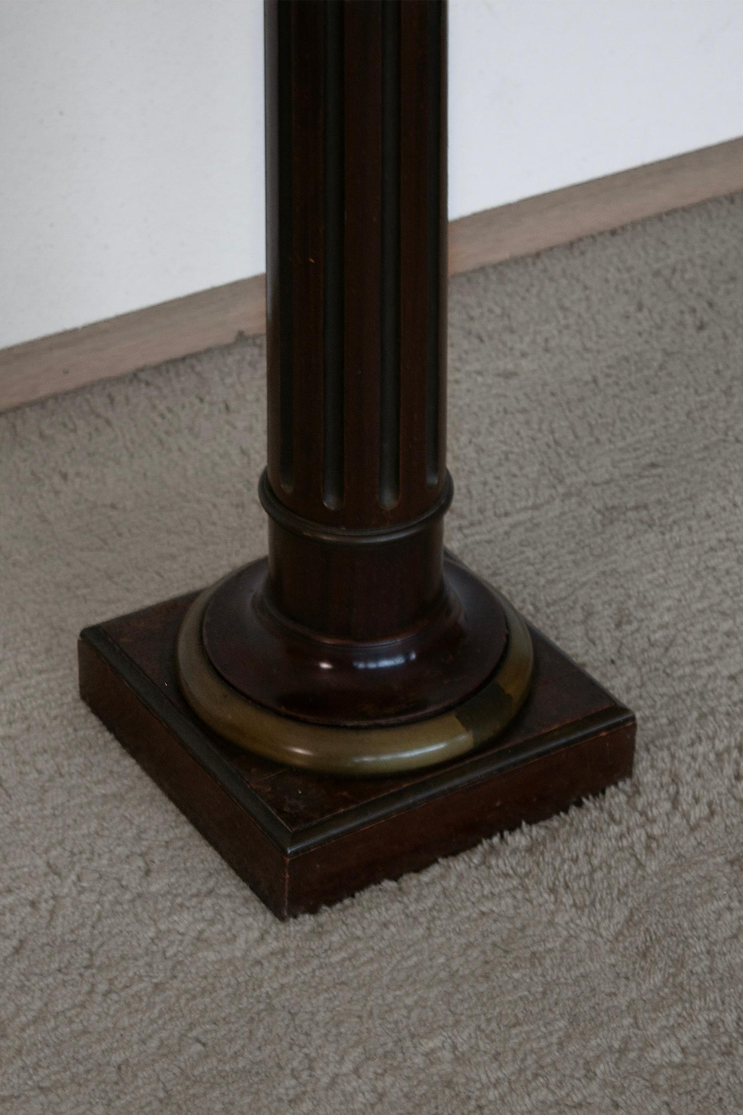 Late 19th century Neoclassical wood, marble and brass display pedestal In Good Condition In Rümmingen, BW