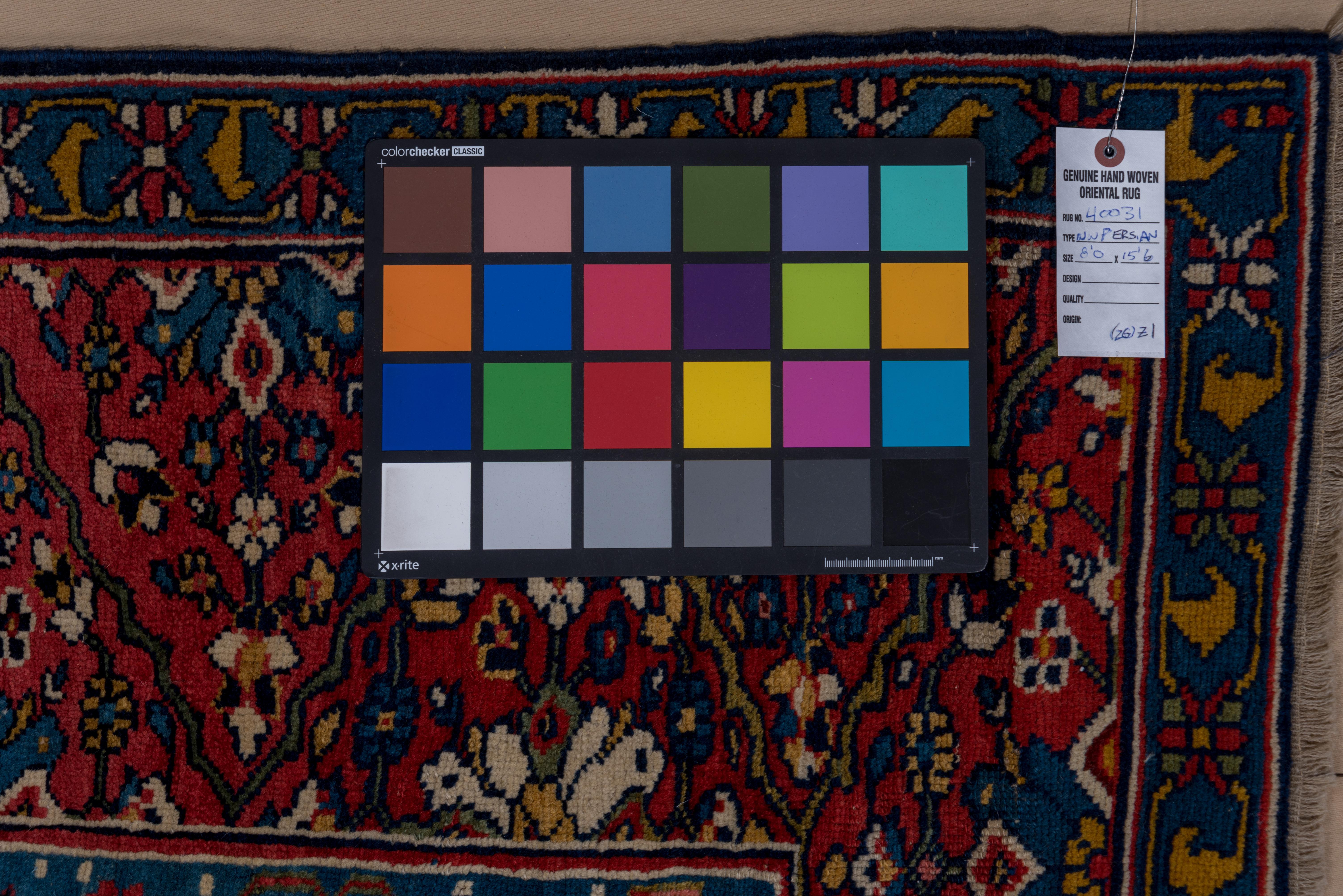 Nordwest-Perserteppich des späten 19. Jahrhunderts, Marineblaues Feld, blaue und rote Bordüren im Angebot 6