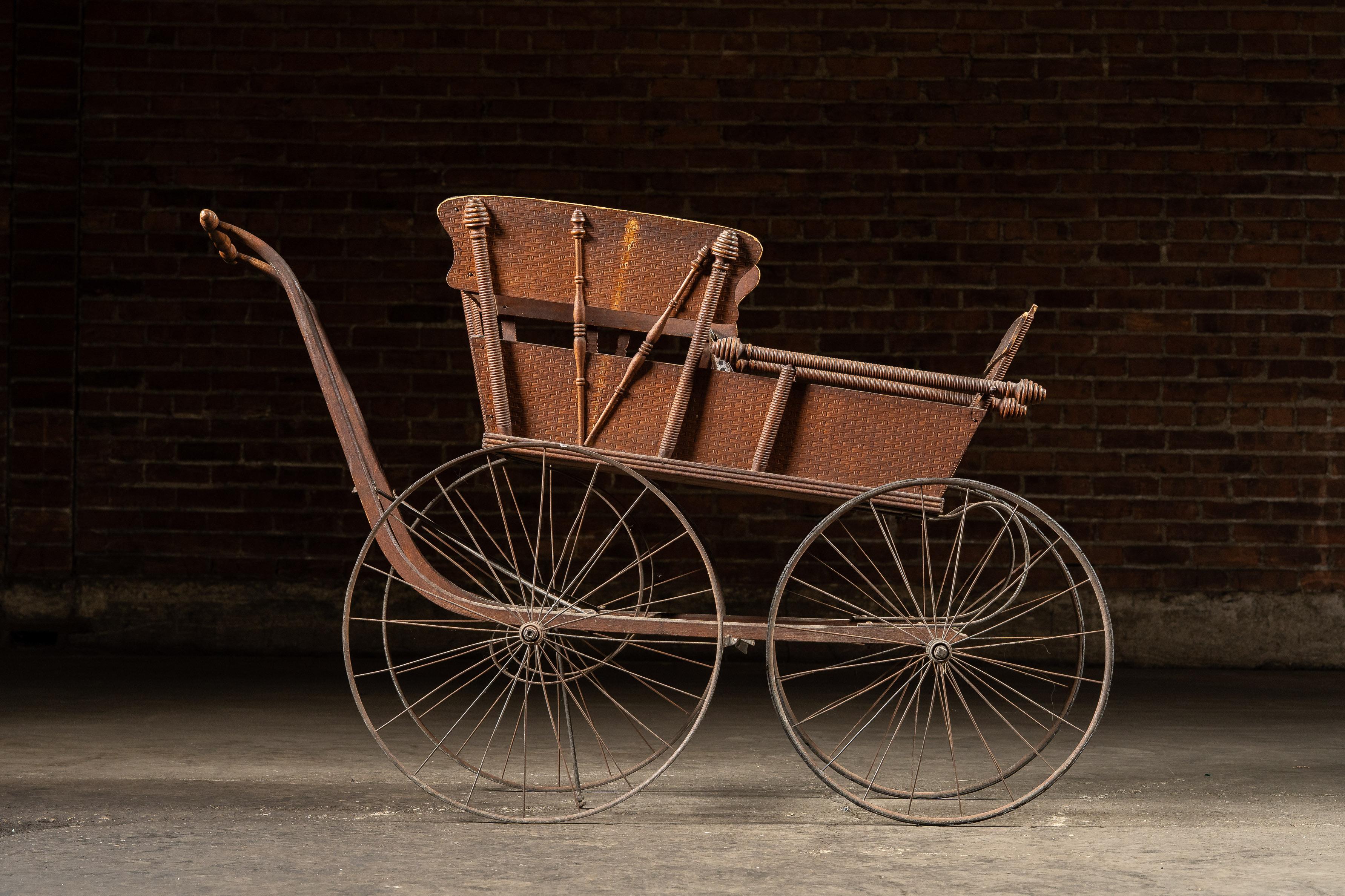 Victorien tardif Chariot à bébé en Oak de la fin du 19e siècle par J. S. Ford Johnson en vente