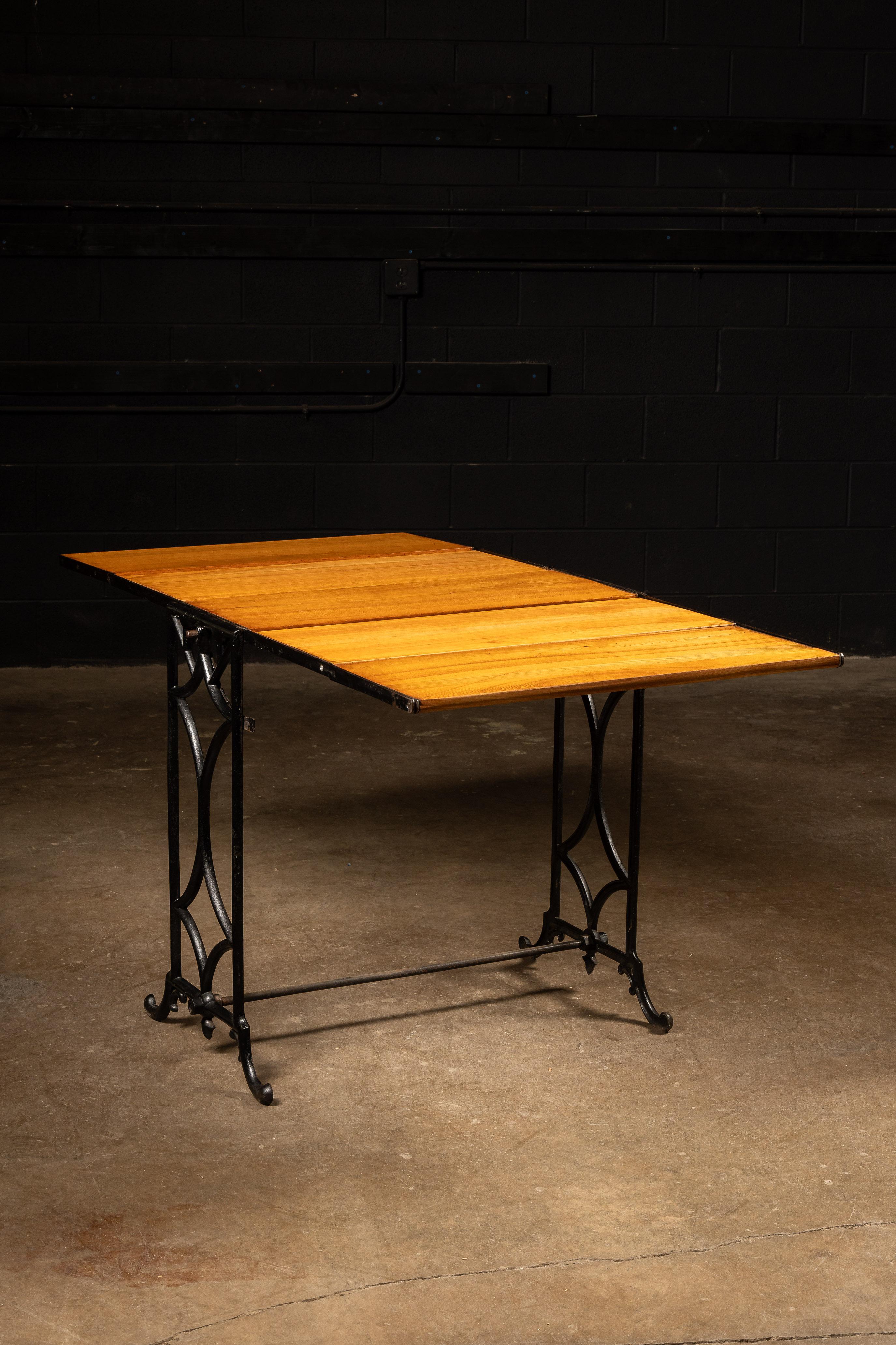 Tablero y mesa de panadero de roble de finales del siglo XIX Industrial en venta