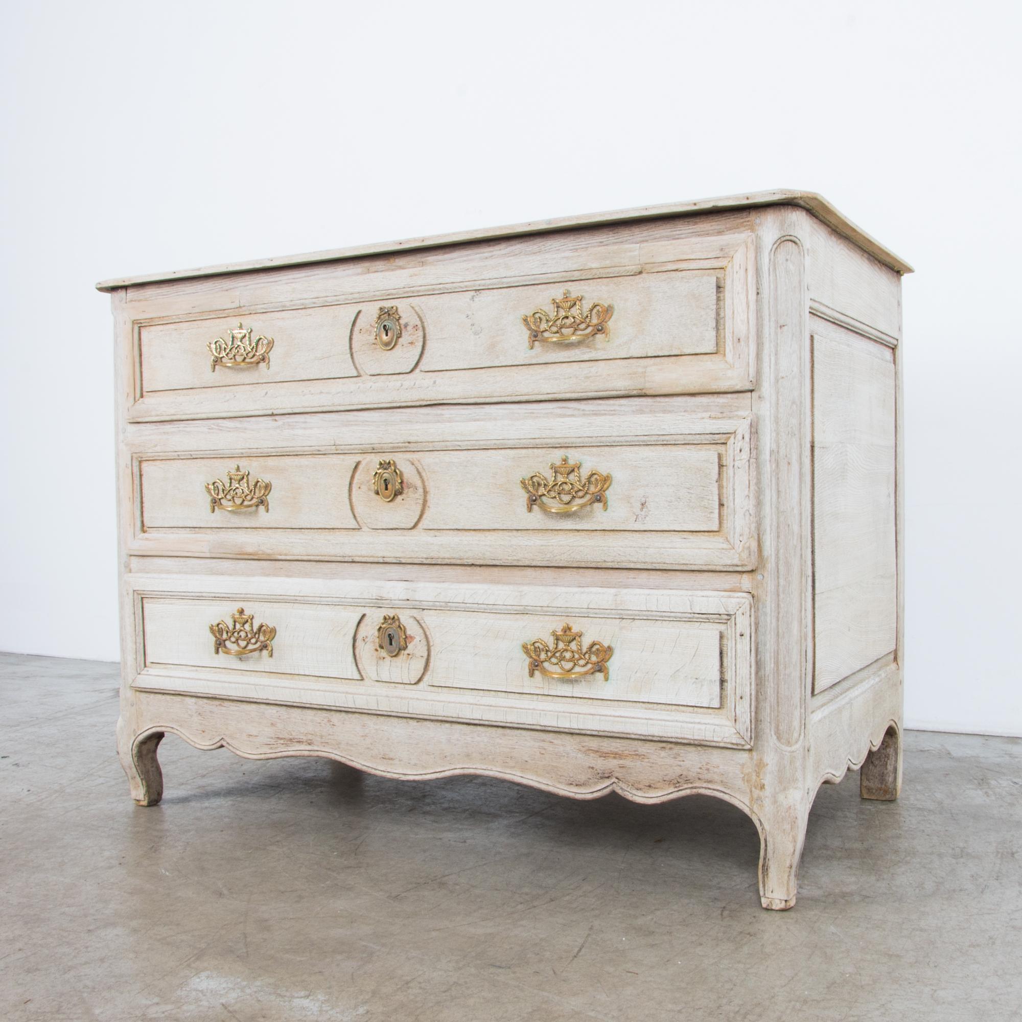 Late 19th Century Oak Chest of Drawers 2