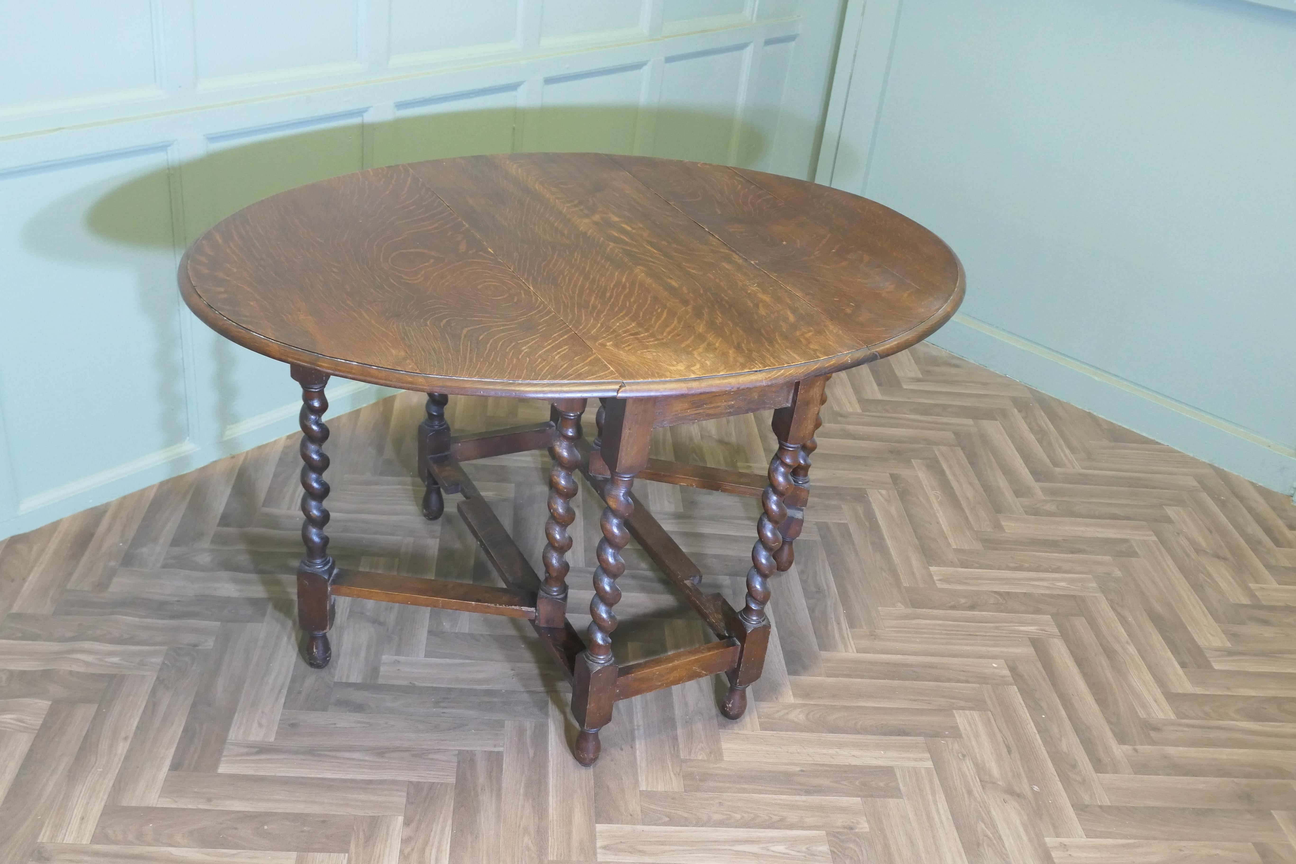 Late 19th Century Oak Gate Leg Dining Table en vente 1
