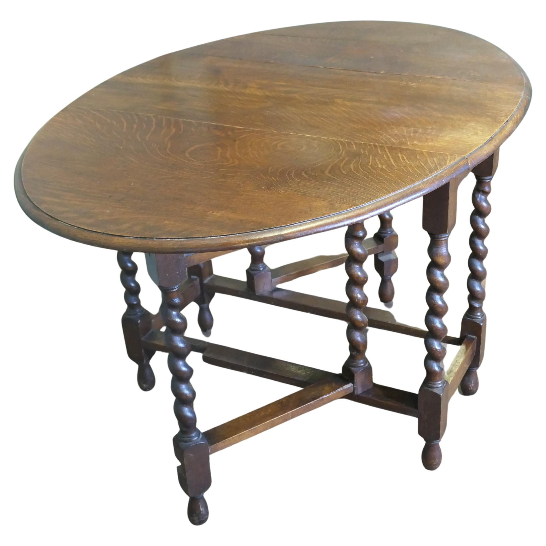 Late 19th Century Oak Gate Leg Dining Table