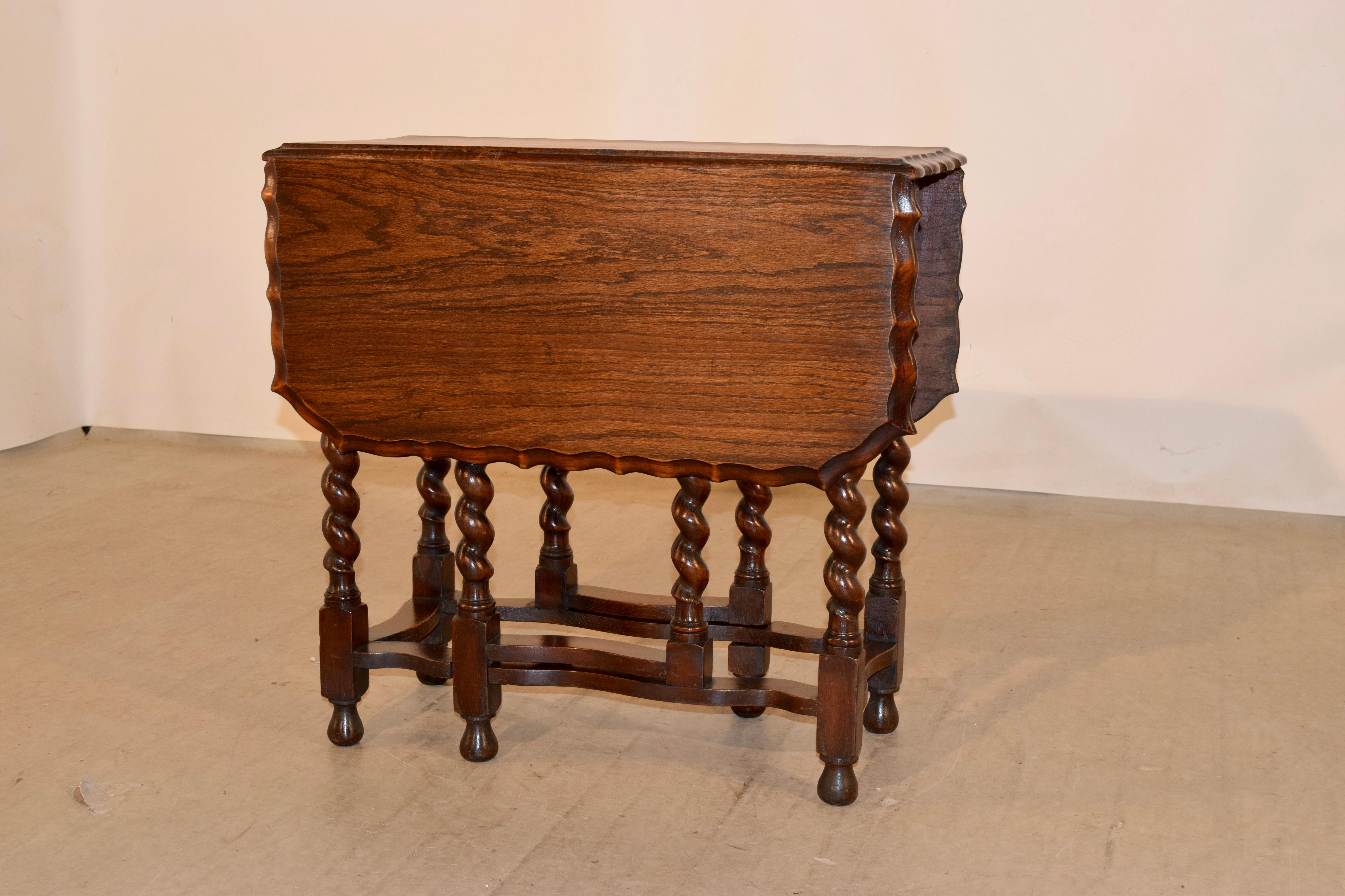 Victorien tardif Table à pied en chêne de la fin du XIXe siècle en vente