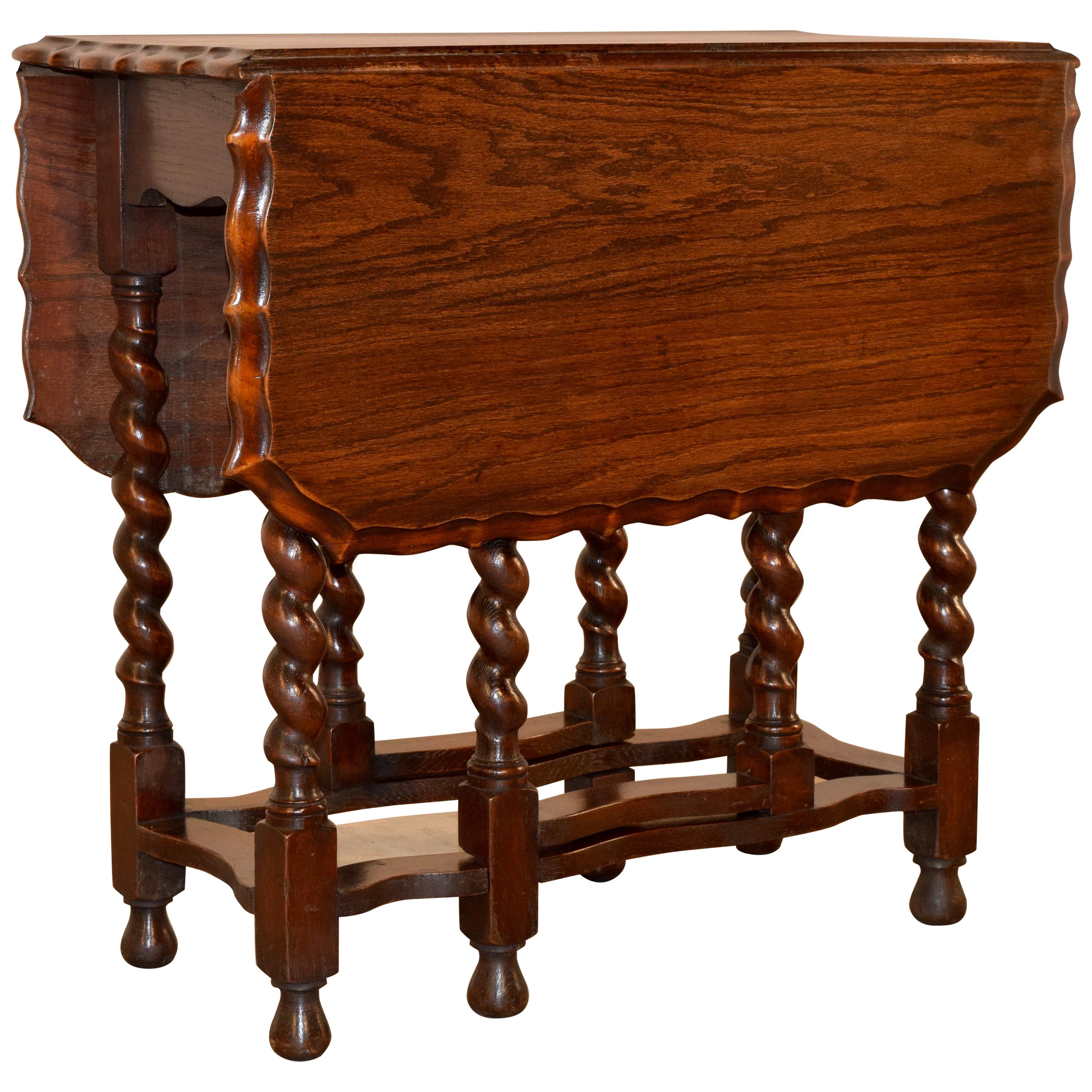Table à pied en chêne de la fin du XIXe siècle en vente