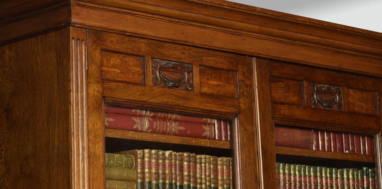 Late 19th Century Oak Two-Door Bookcase In Good Condition In Cheshire, GB