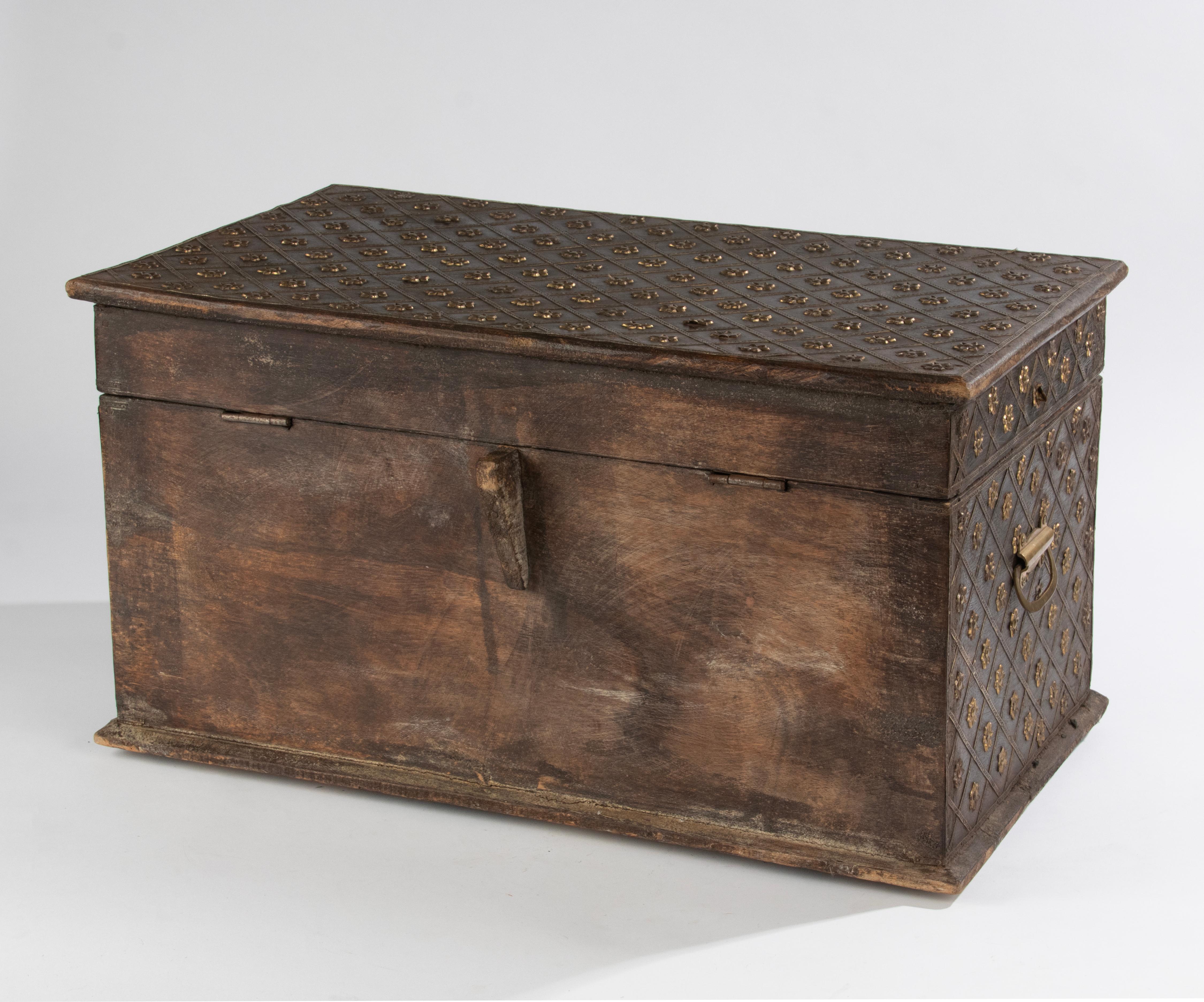 Late 19th Century Oak with Copper Mounts Storage Chest For Sale 15