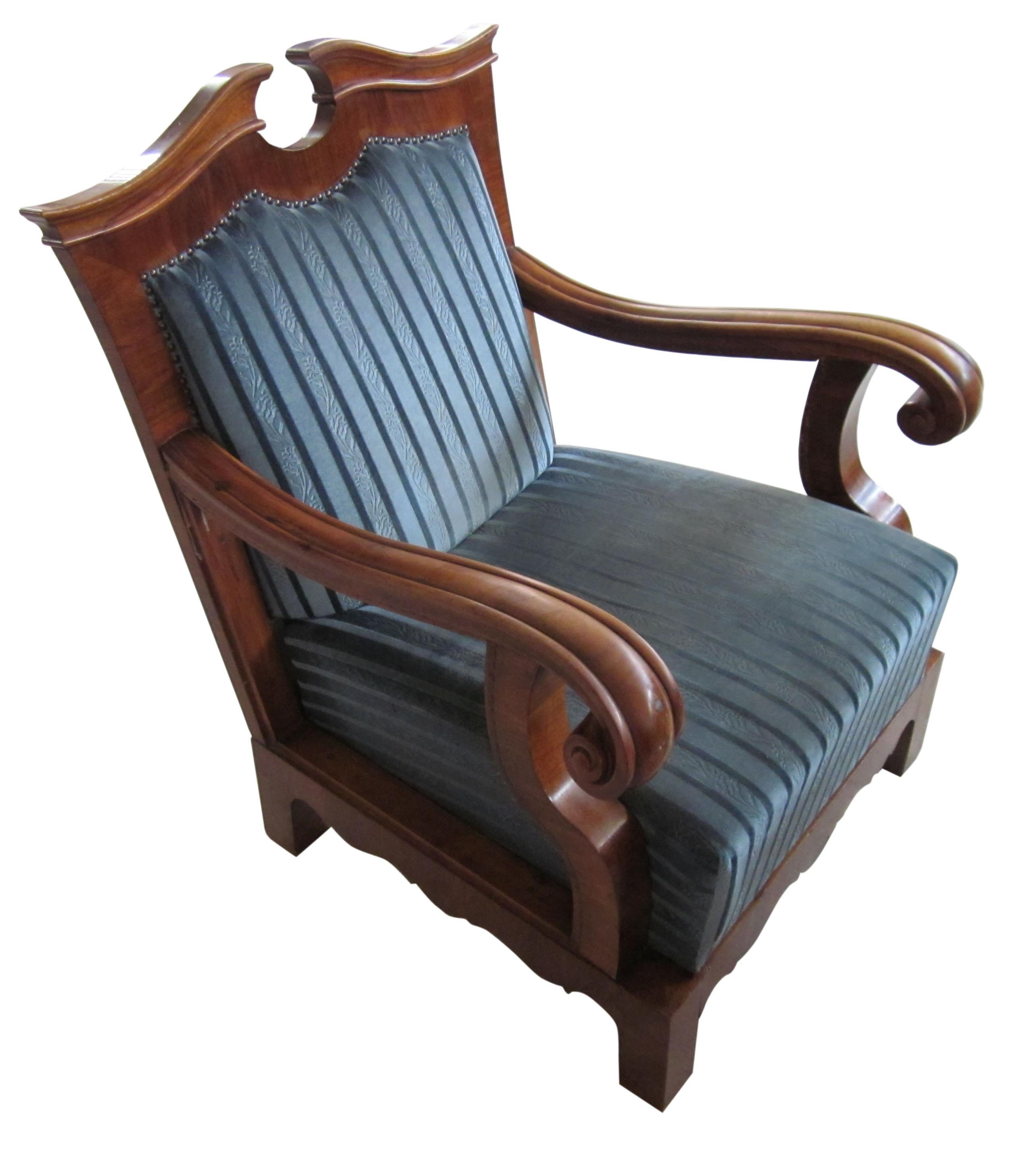 Tissu d'ameublement Ensemble de meubles de bureau de la fin du 19e siècle - 1 bureau, 1 table, 3 fauteuils en vente