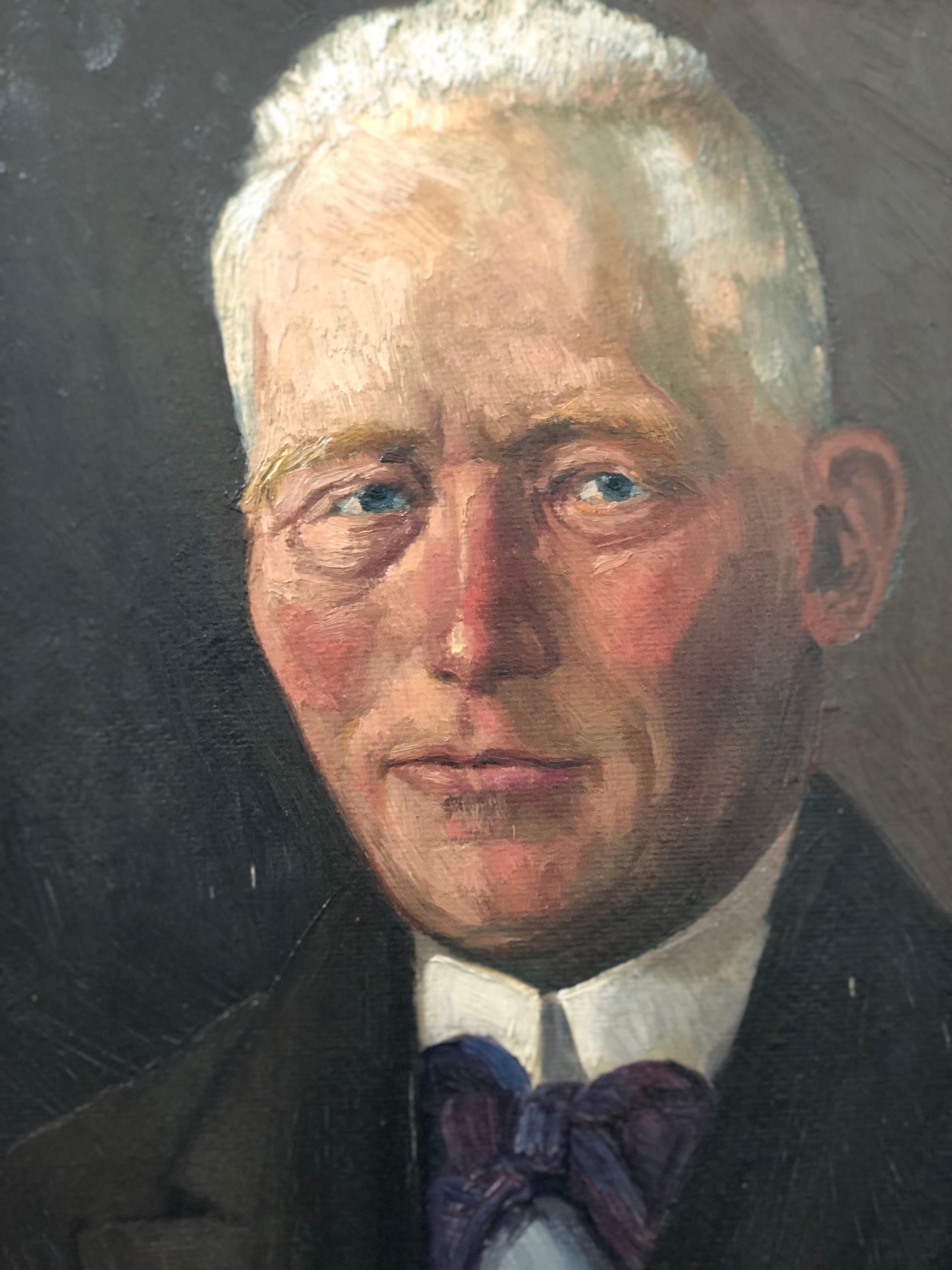 Hand-Painted Late 19th Century Oil Painting Portrait of a Gentleman For Sale