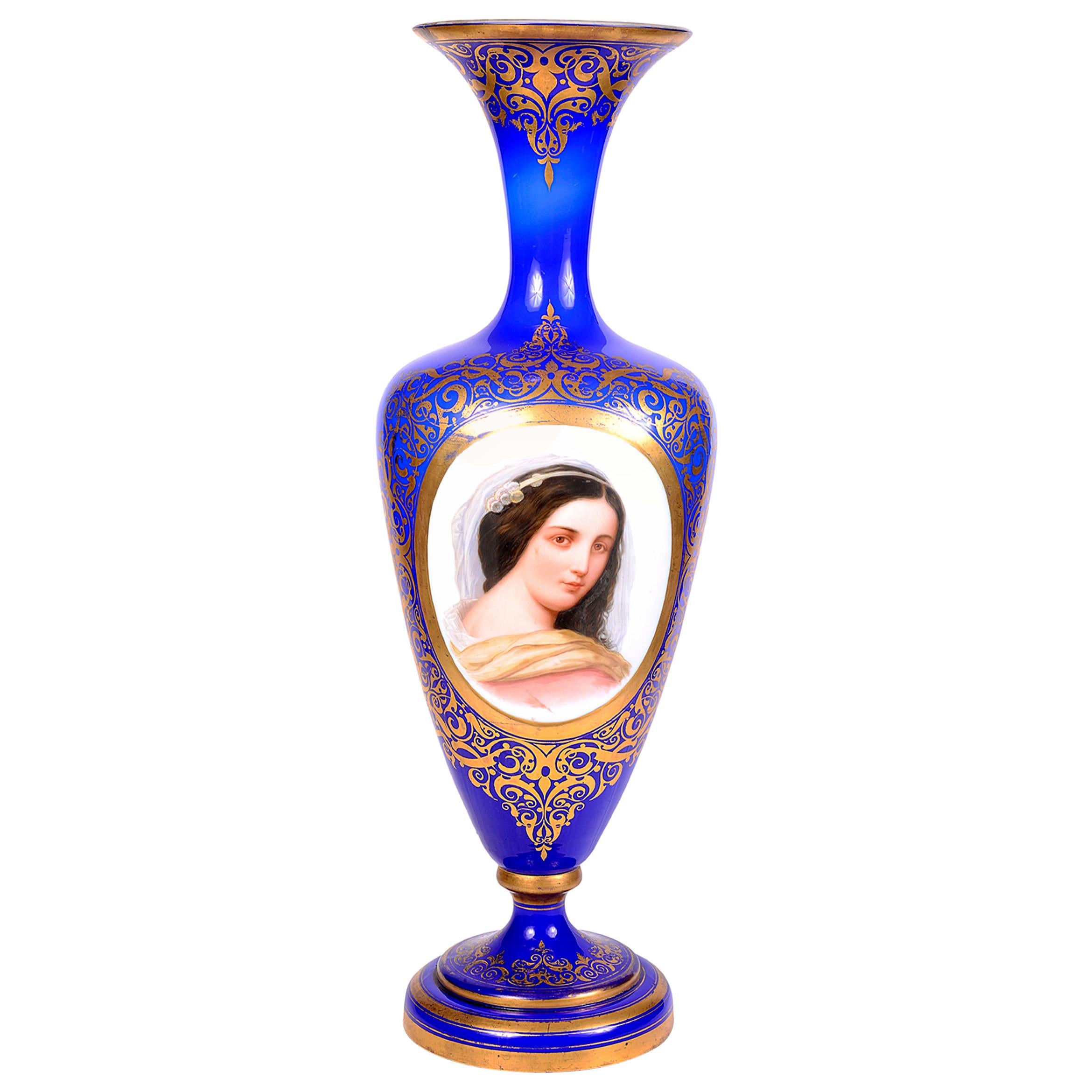 Vase en verre opalin de la fin du XIXe siècle en vente