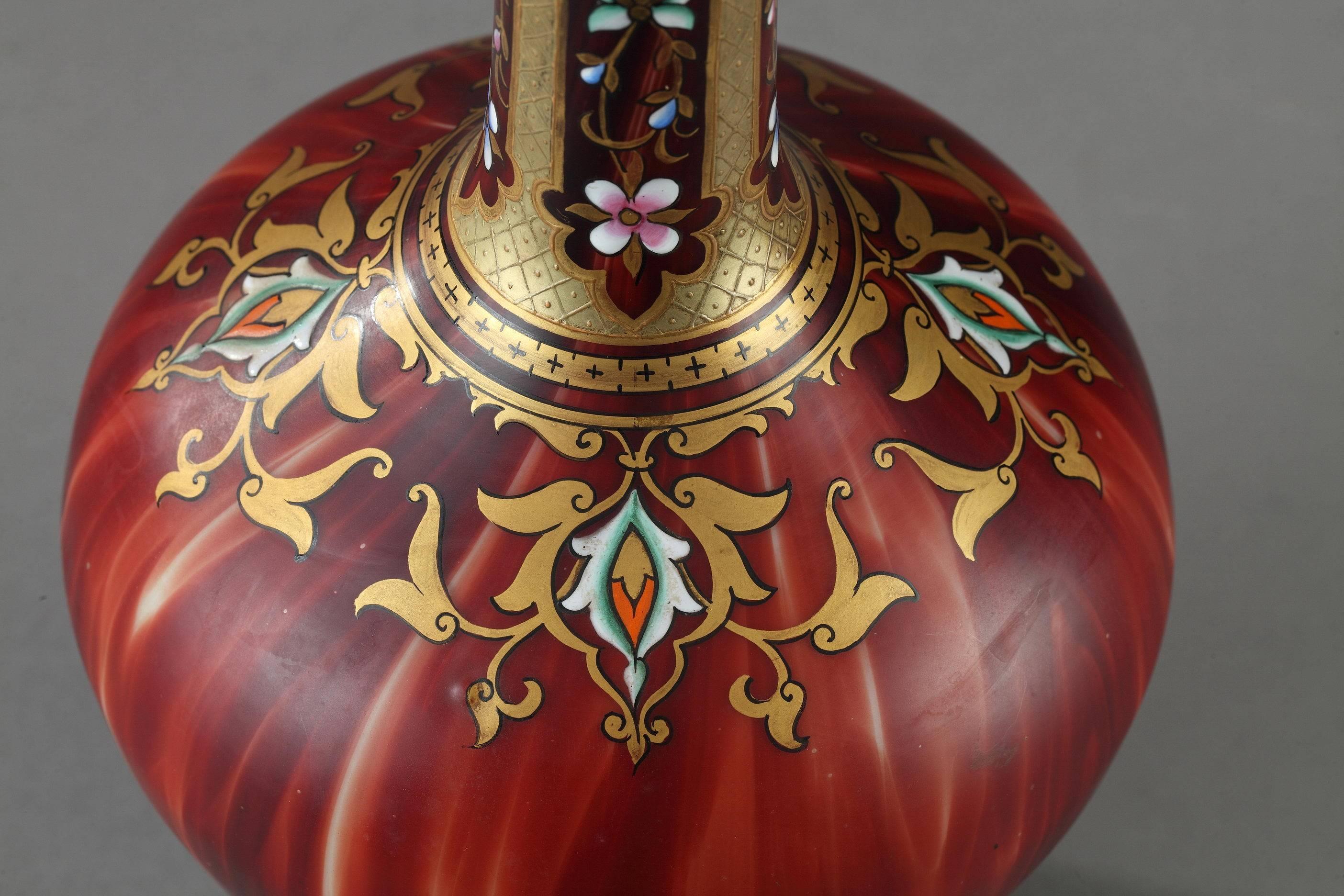 Late 19th Century Opaline Vase with Oriental Decoration In Good Condition For Sale In Paris, FR