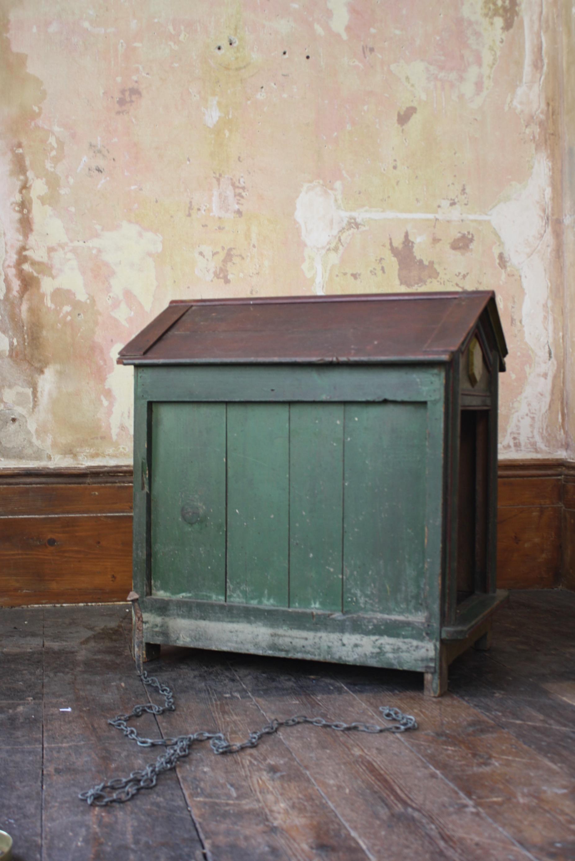 Late 19th Century Original Painted Green Faux Marble Dog Canine Kennel For Sale 11